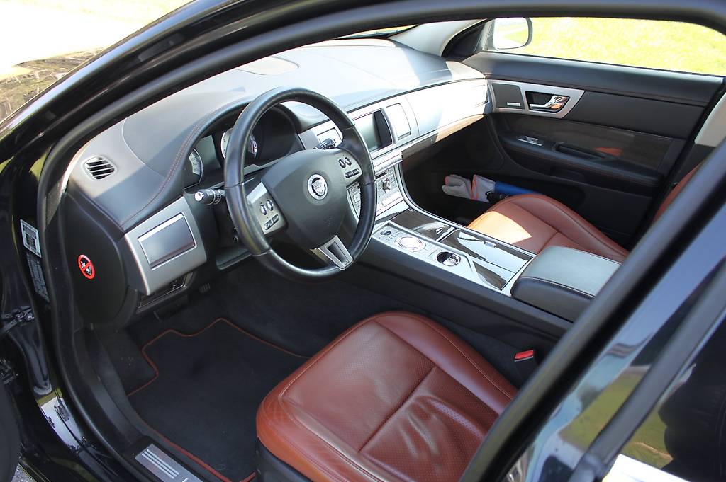JAGUAR XF-image-3