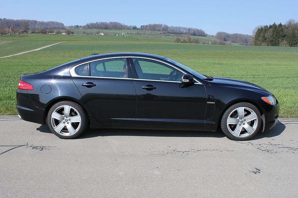 JAGUAR XF-image-1
