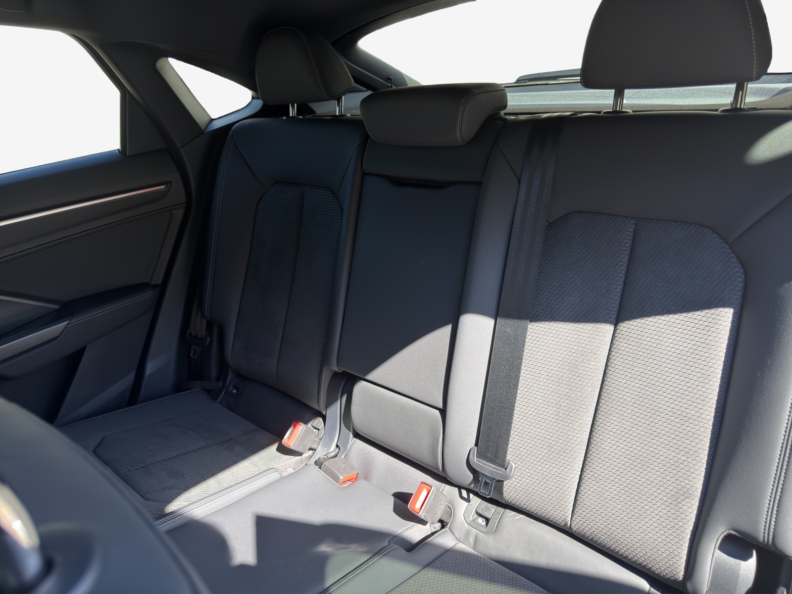 AUDI Q3 Sportback 35 TFSI S line Attraction S-tronic-image-11