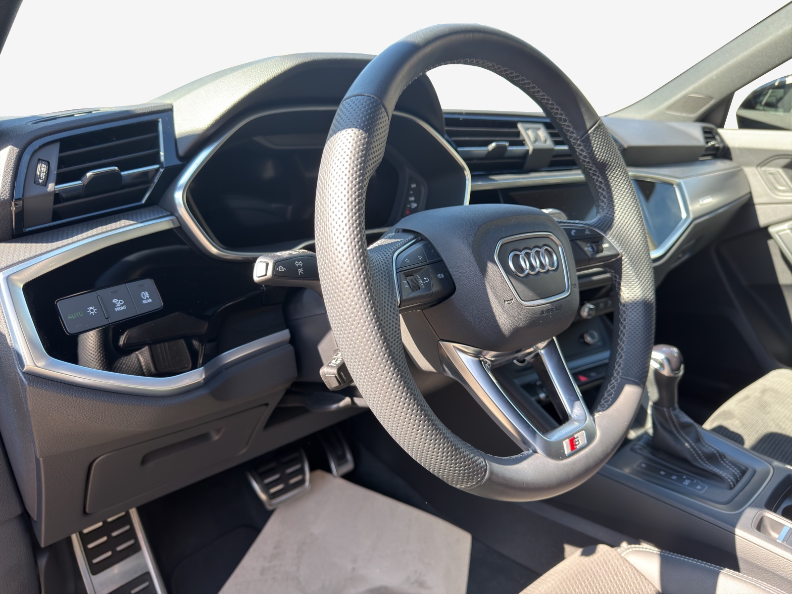 AUDI Q3 Sportback 35 TFSI S line Attraction S-tronic-image-14