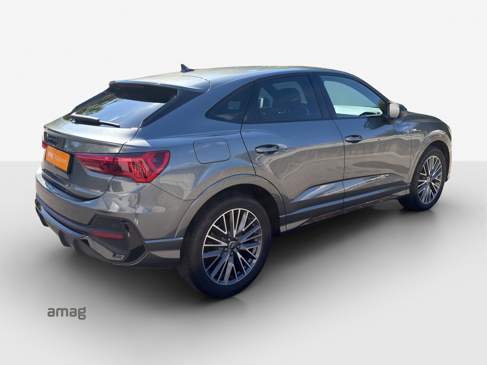 AUDI Q3 Sportback 35 TFSI S line Attraction S-tronic-image-4