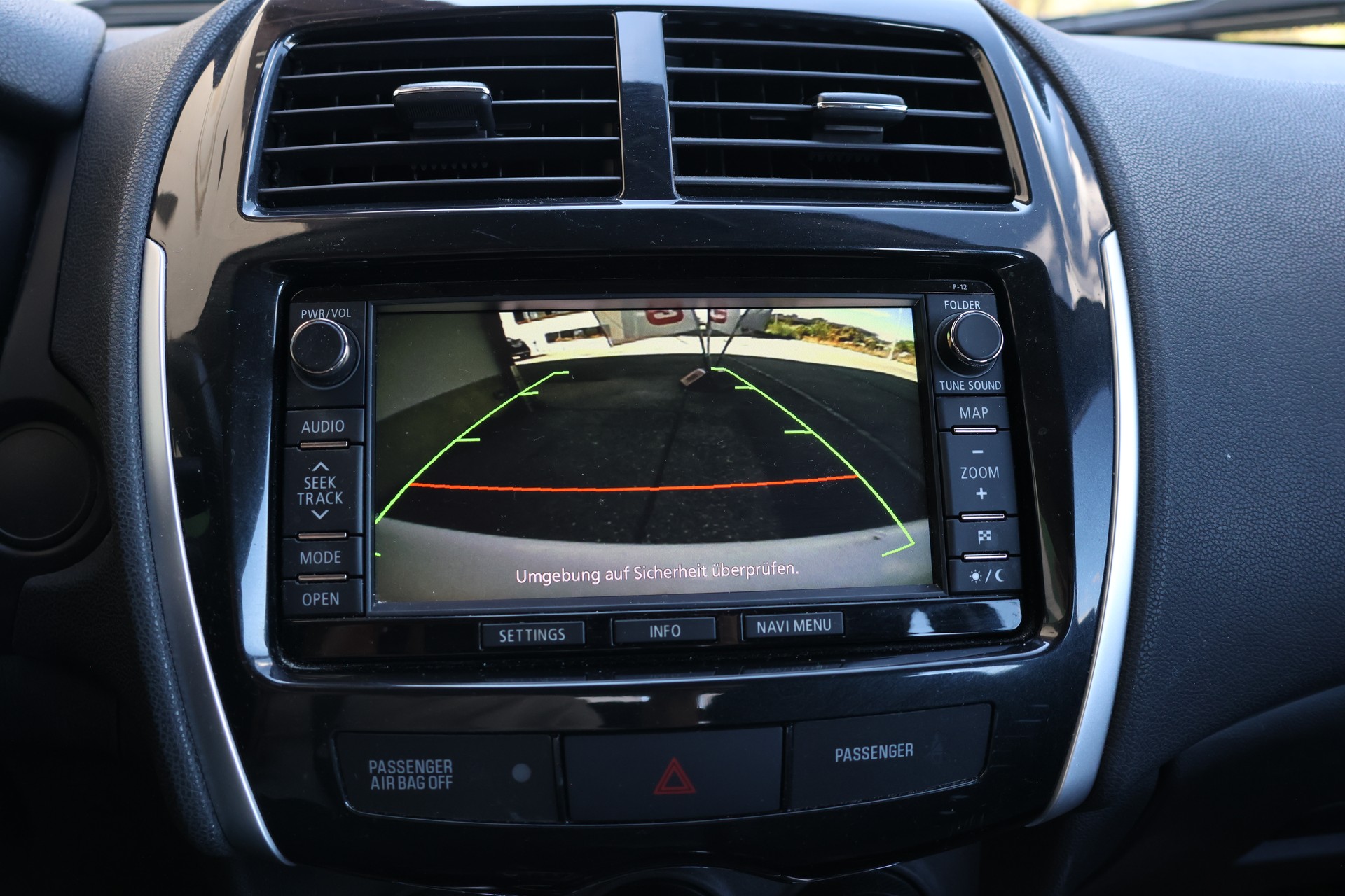 PEUGEOT 4008 1.6 HDi Allure 4WD-image-16