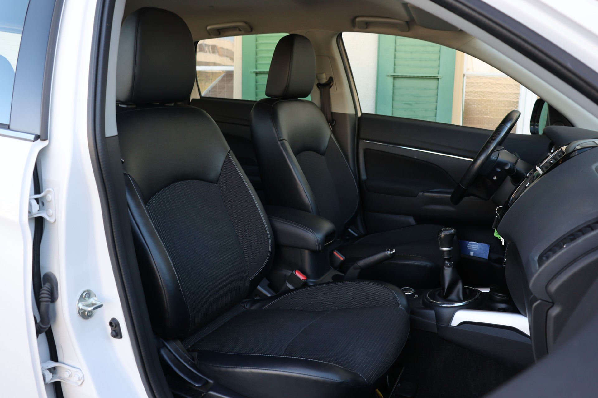 PEUGEOT 4008 1.6 HDi Allure 4WD-image-11