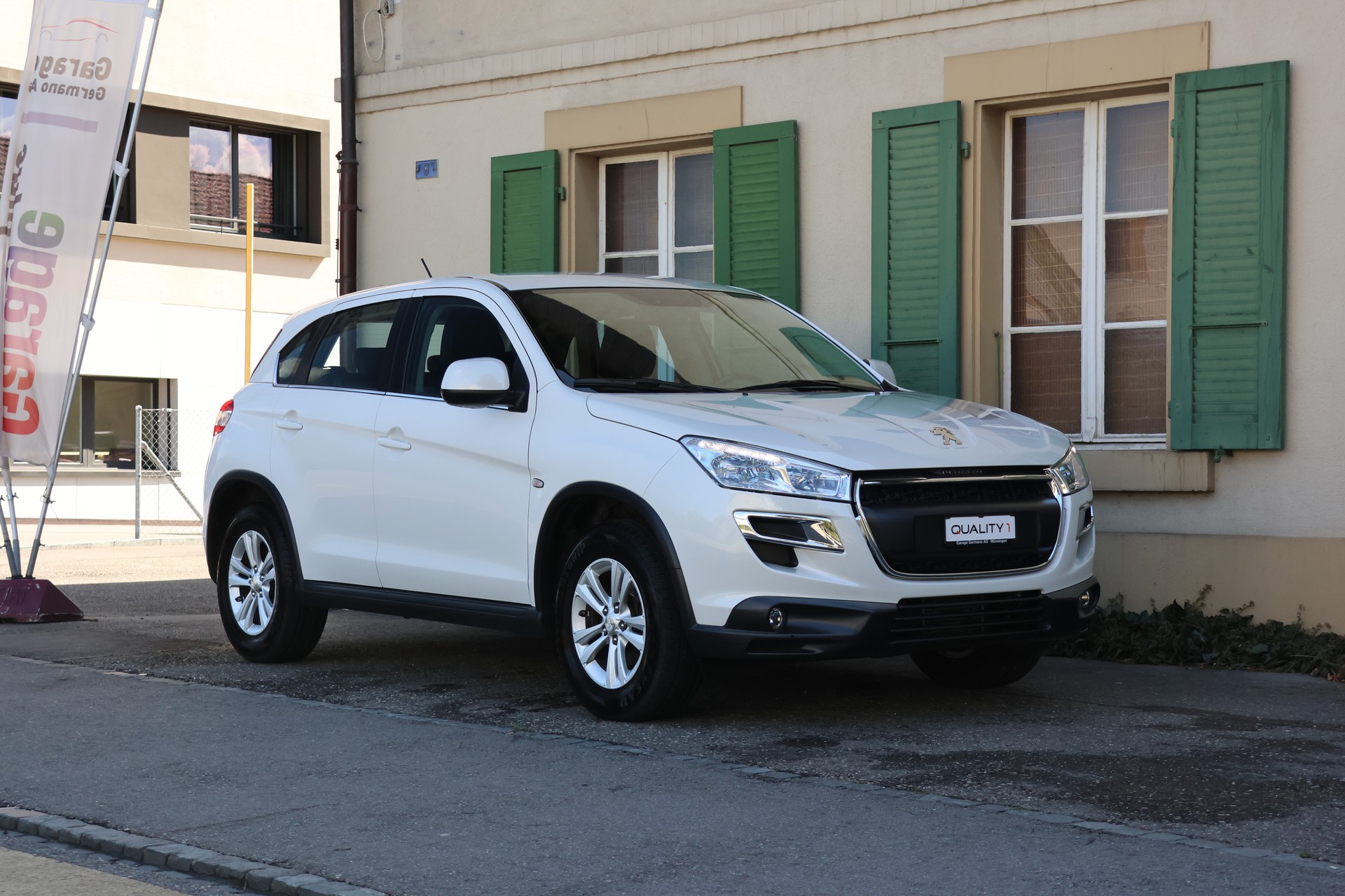 PEUGEOT 4008 1.6 HDi Allure 4WD-image-2