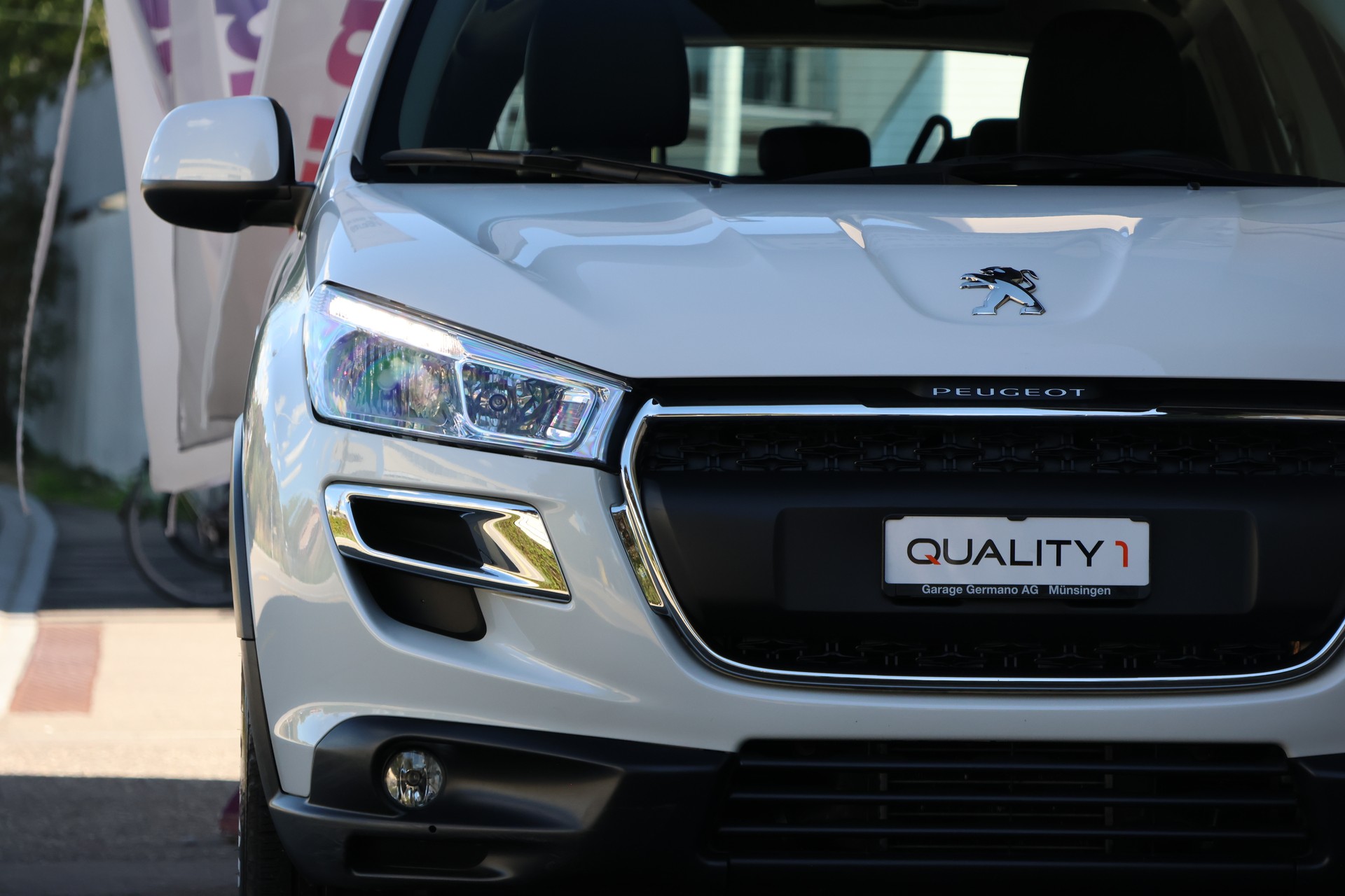 PEUGEOT 4008 1.6 HDi Allure 4WD-image-3