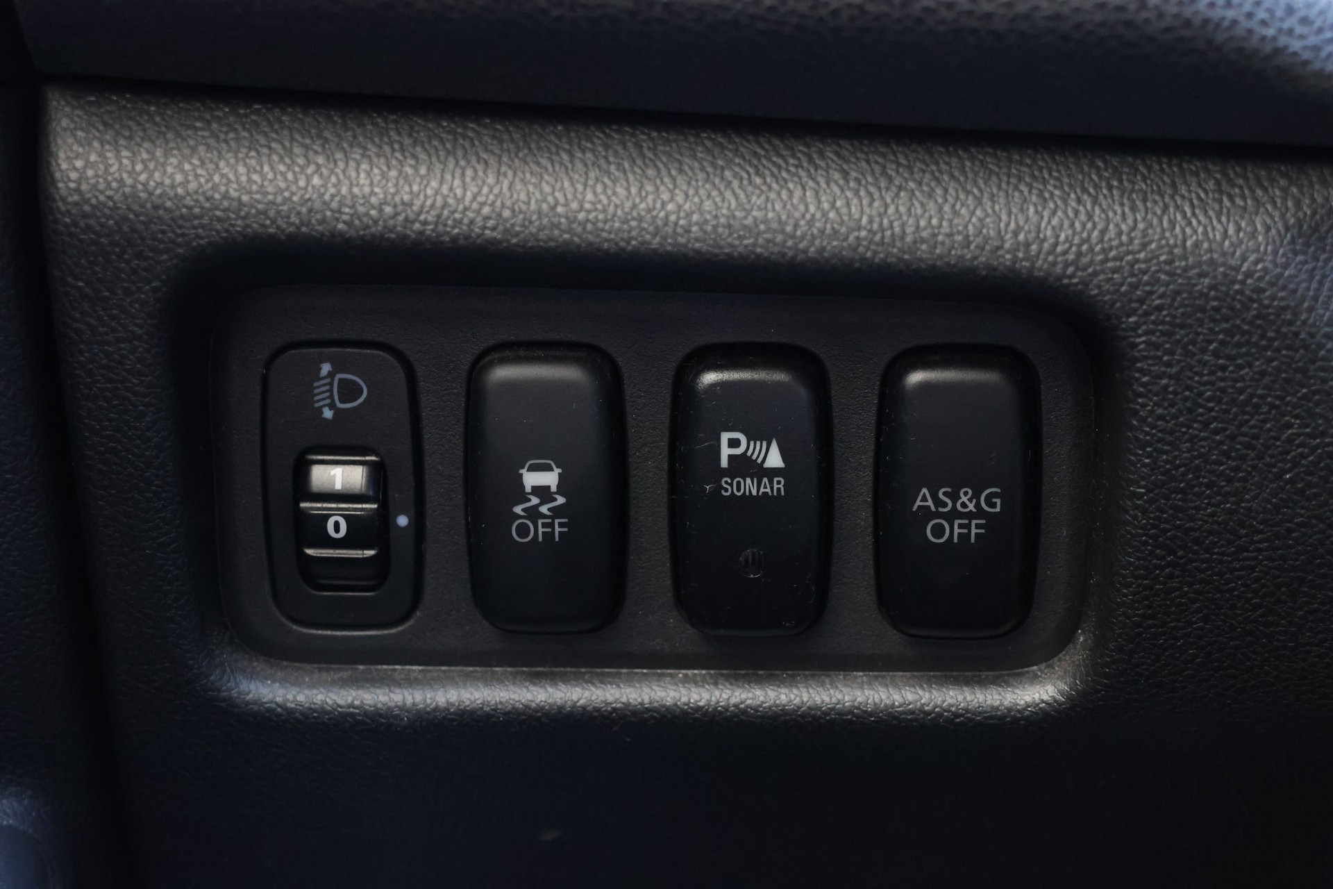 PEUGEOT 4008 1.6 HDi Allure 4WD-image-20