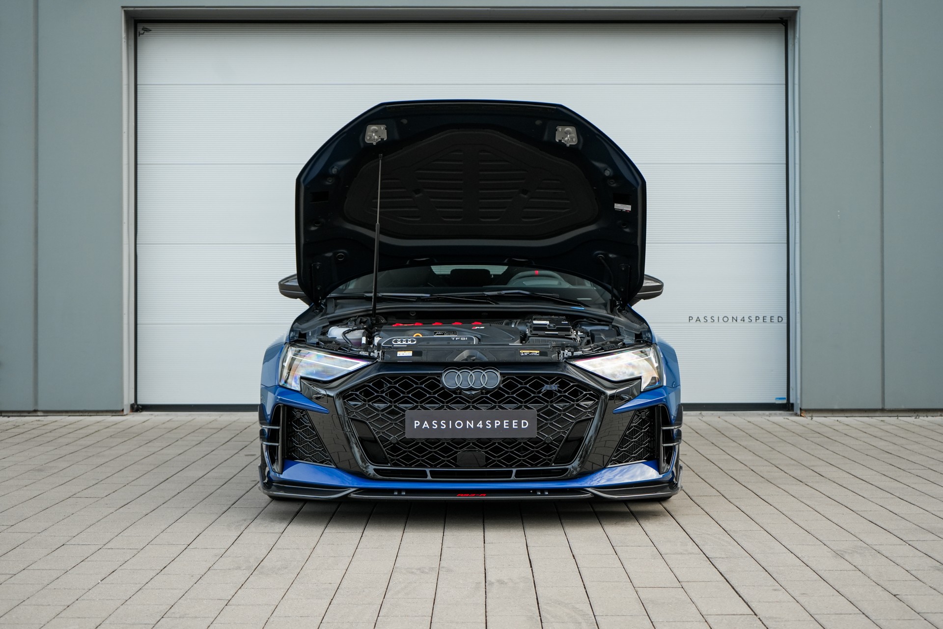 AUDI RS3 Sportback 2.5 TSI quattro S-tronic-image-21