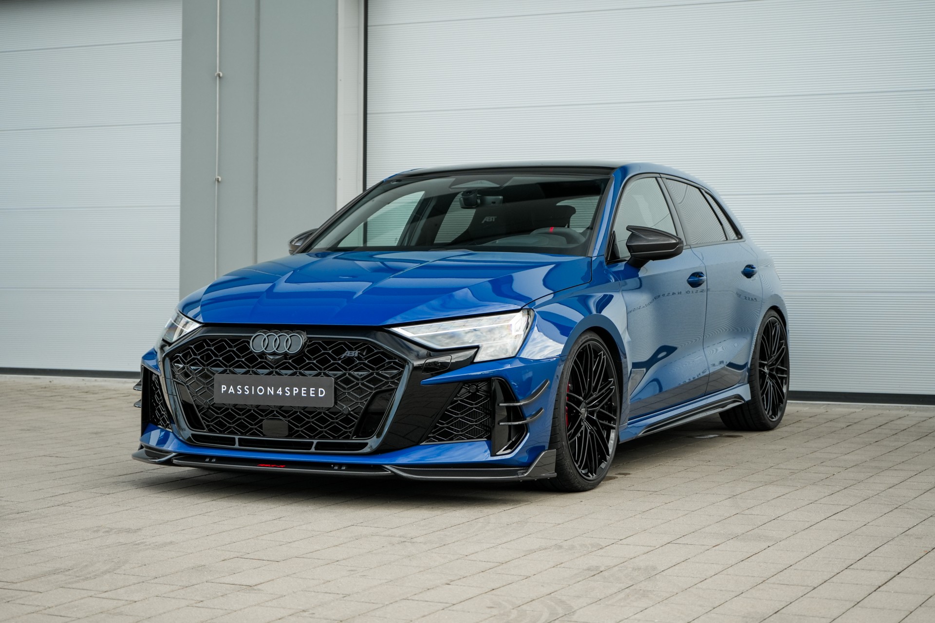 AUDI RS3 Sportback 2.5 TSI quattro S-tronic-image-1
