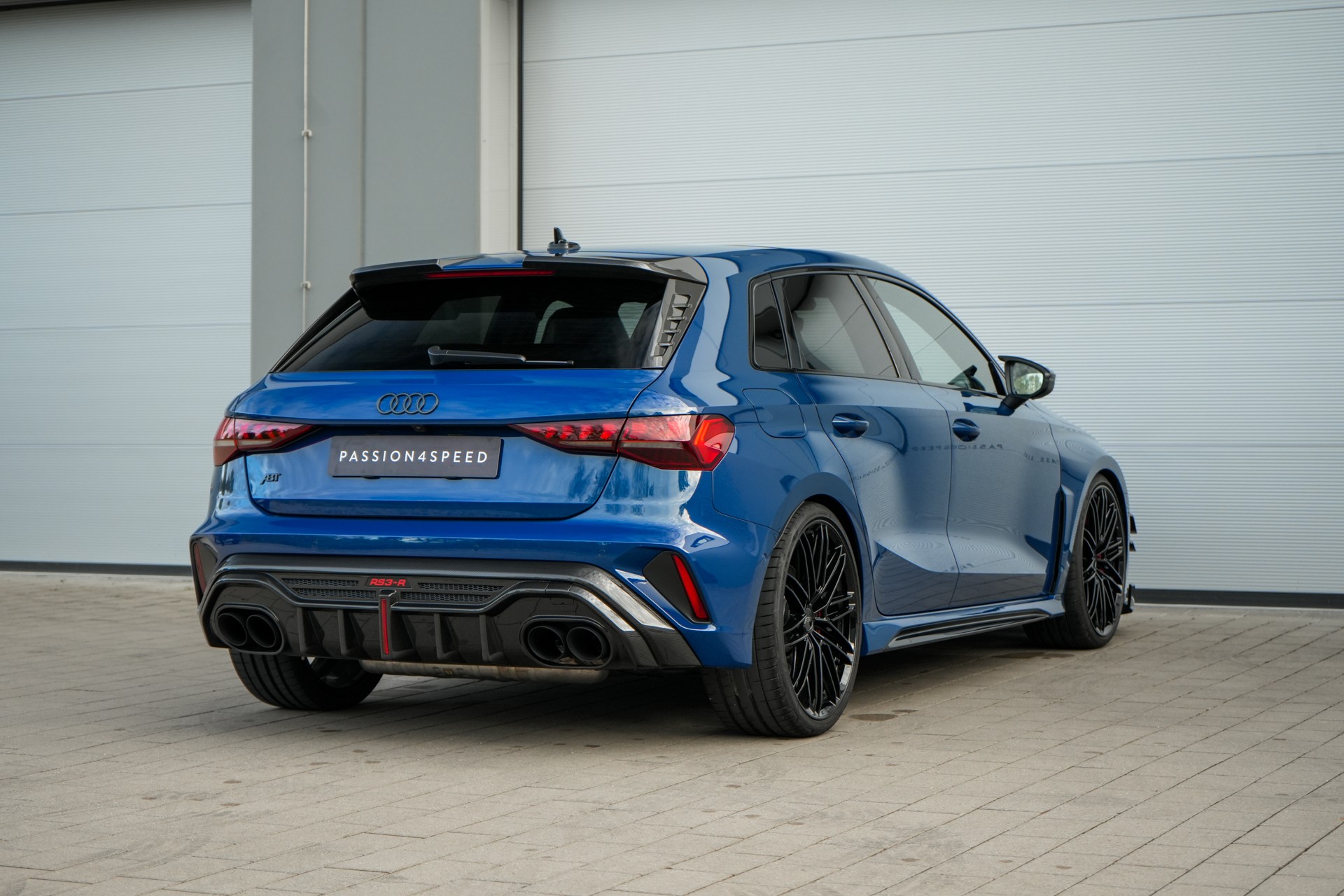 AUDI RS3 Sportback 2.5 TSI quattro S-tronic-image-4