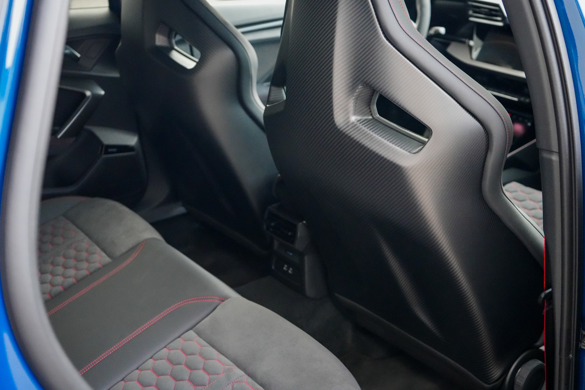 AUDI RS3 Sportback 2.5 TSI quattro S-tronic-image-19