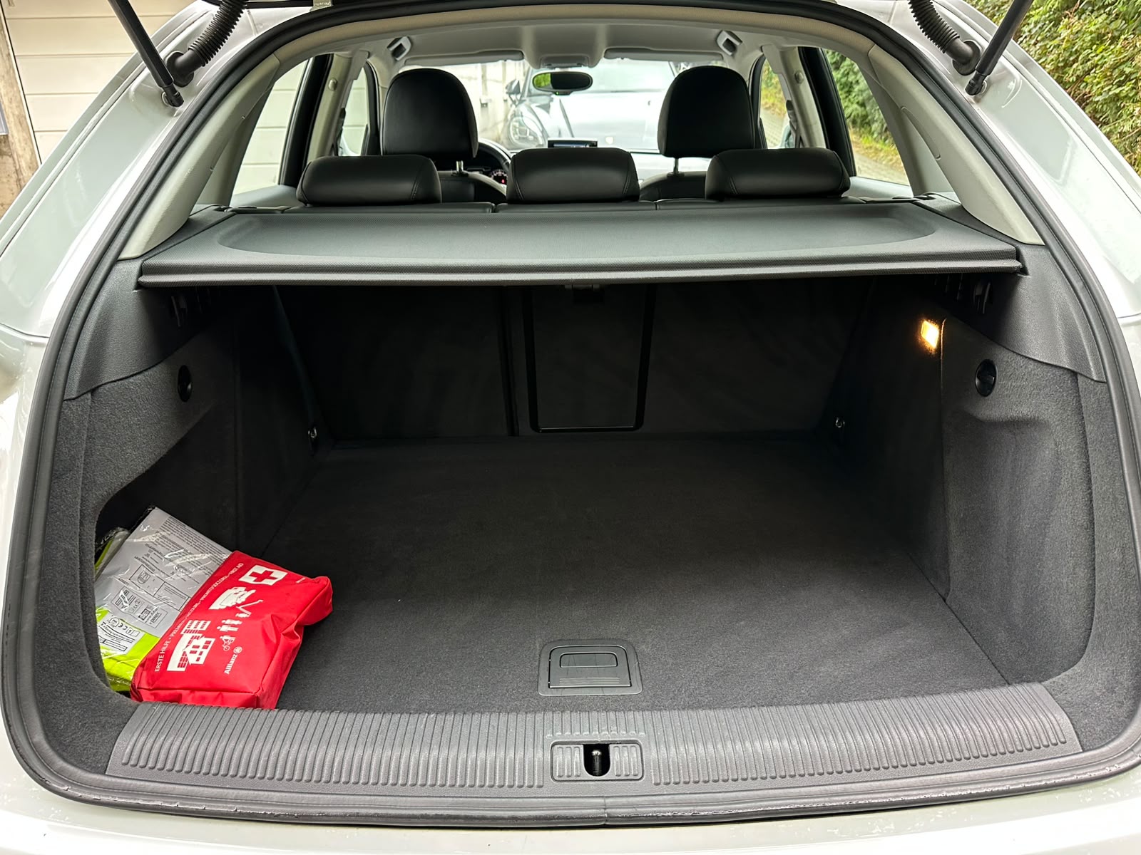 AUDI Q3 2.0 TDI quattro S-tronic-image-13