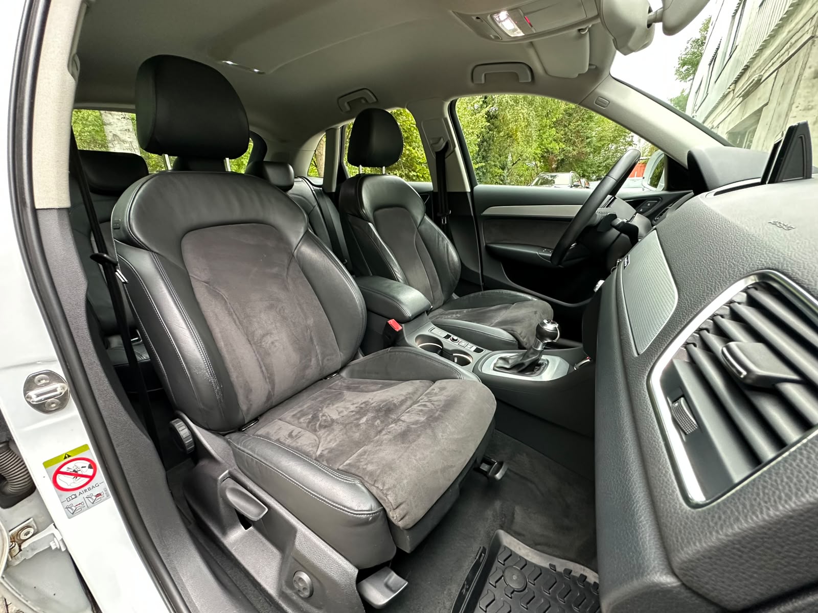 AUDI Q3 2.0 TDI quattro S-tronic-image-16