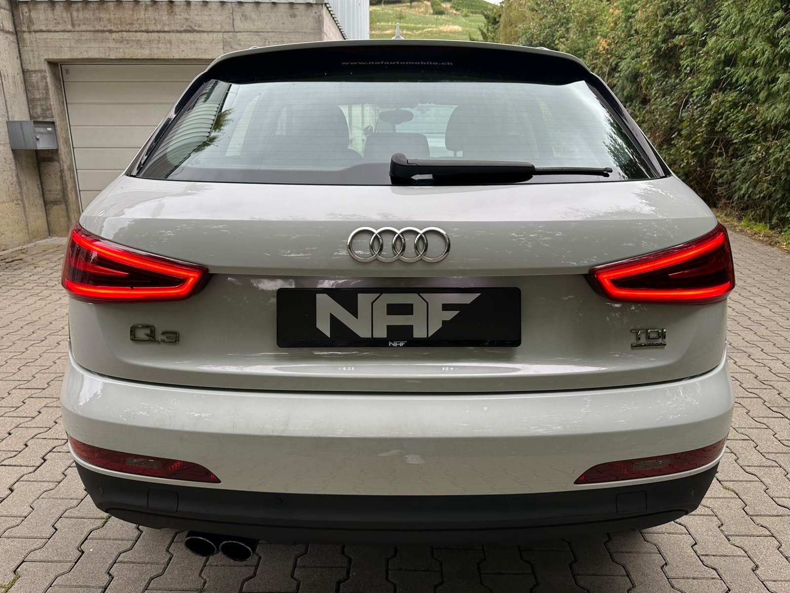 AUDI Q3 2.0 TDI quattro S-tronic-image-3