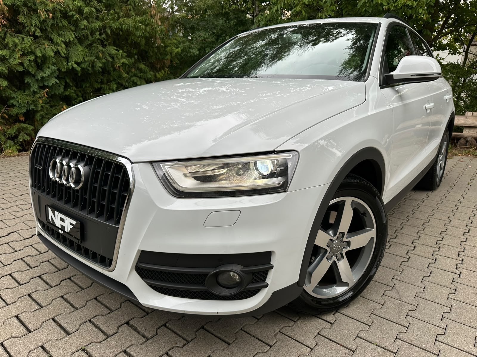 AUDI Q3 2.0 TDI quattro S-tronic-image-0
