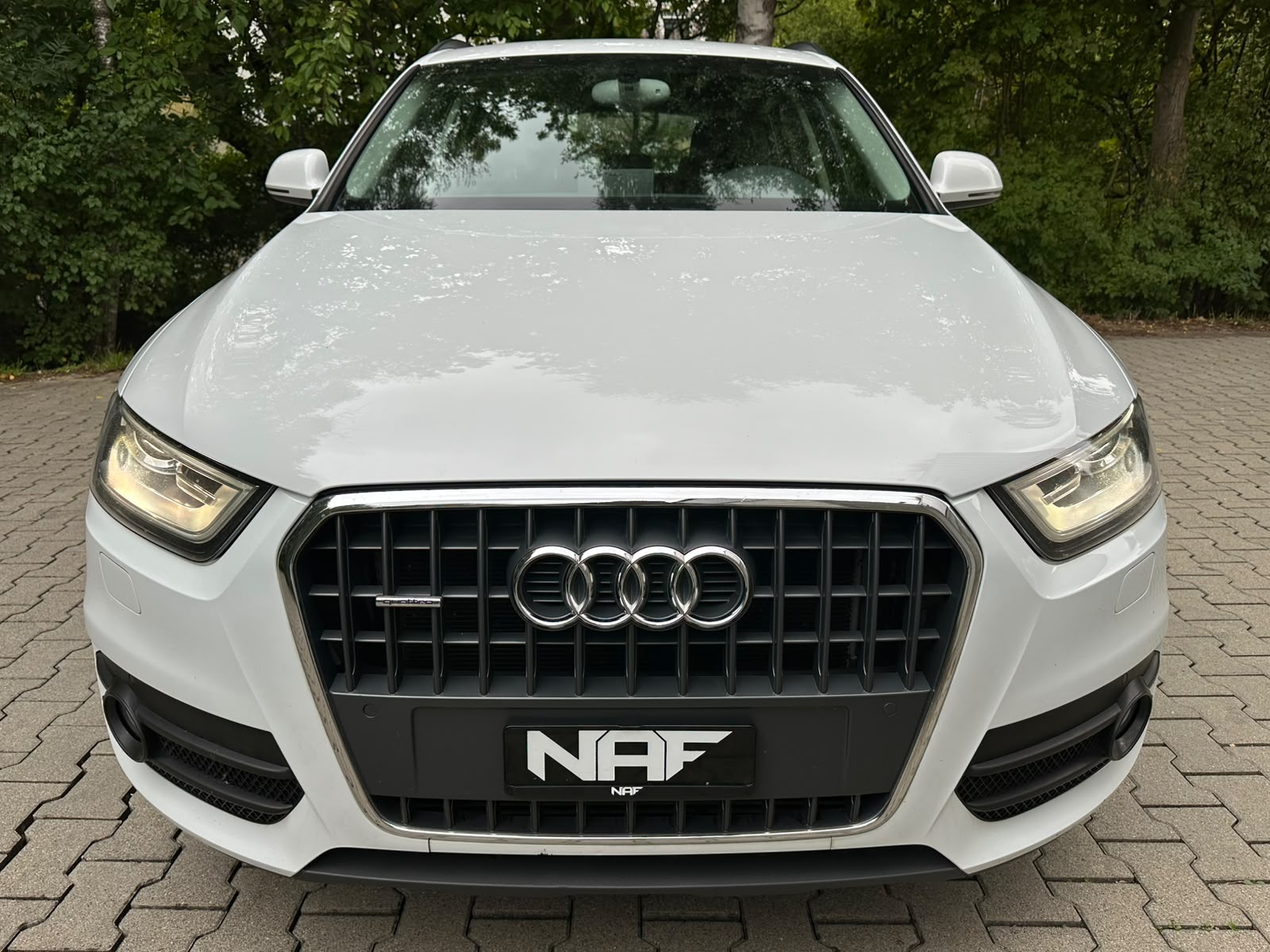 AUDI Q3 2.0 TDI quattro S-tronic-image-8