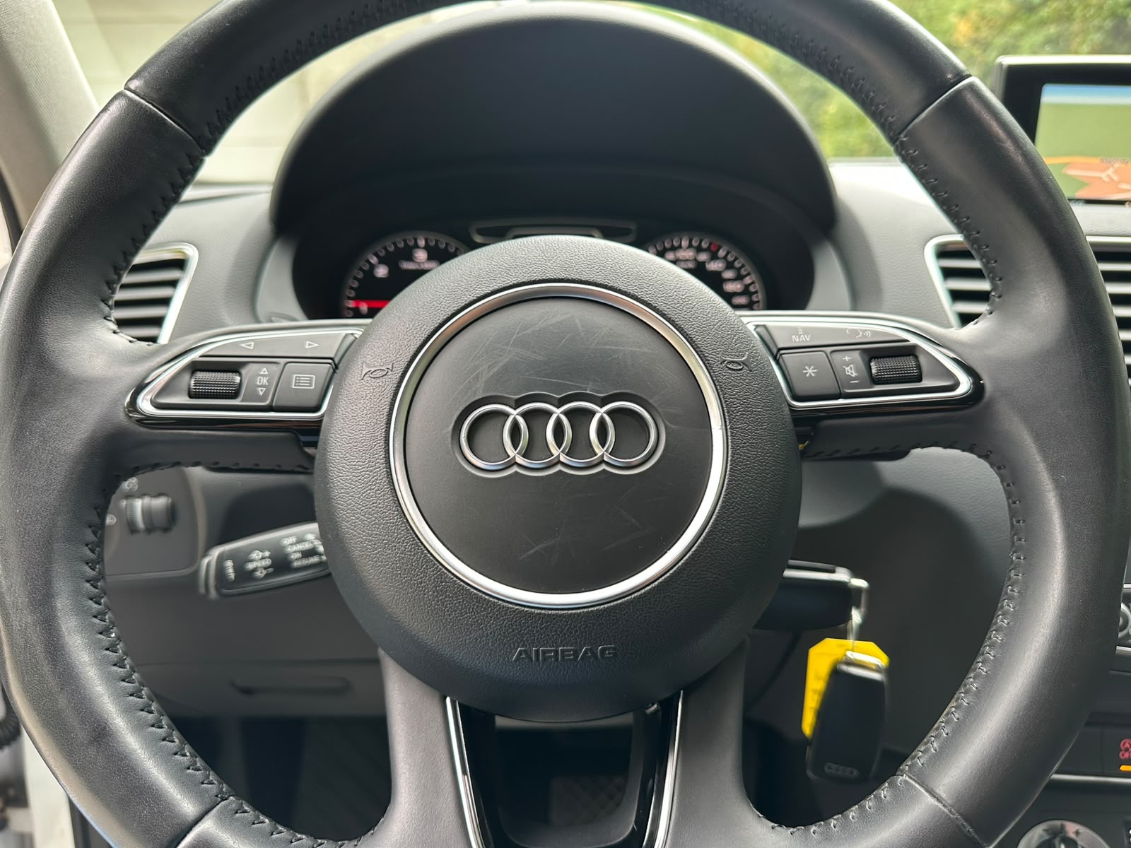 AUDI Q3 2.0 TDI quattro S-tronic-image-21