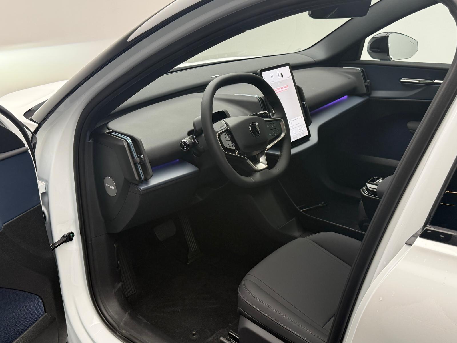 VOLVO EX30 P8 Ultra AWD-image-7