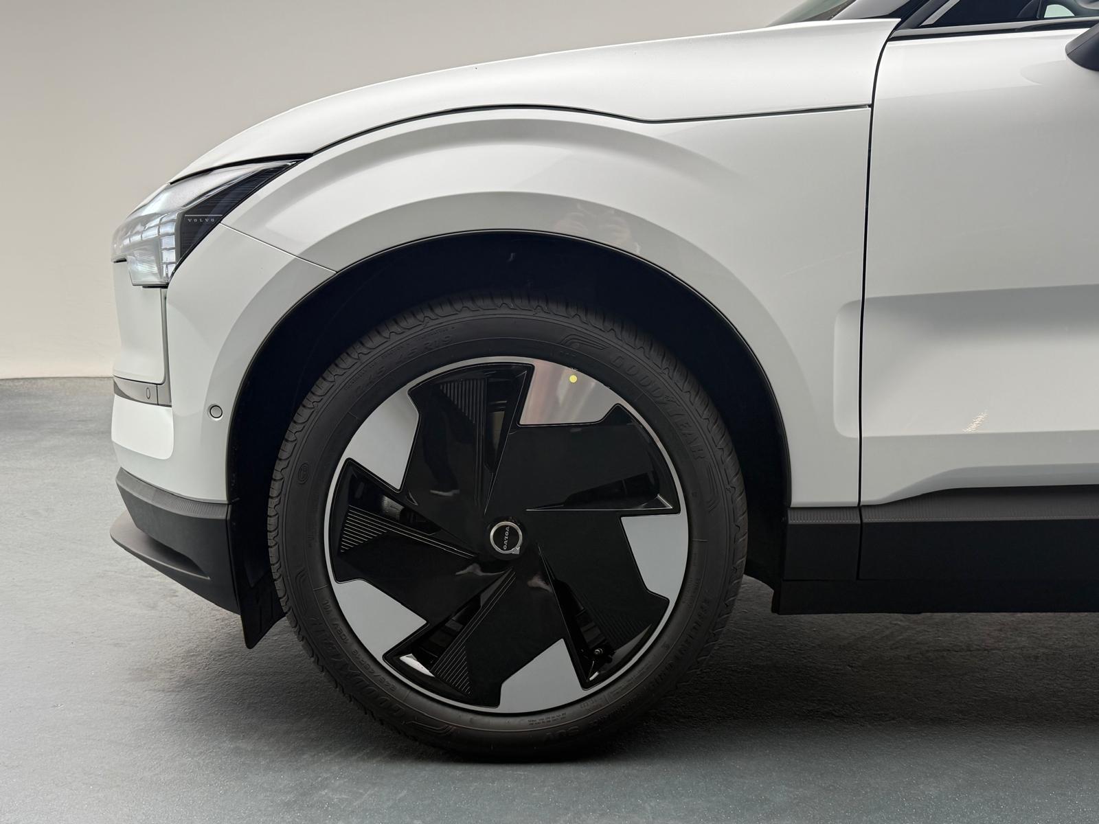 VOLVO EX30 P8 Ultra AWD-image-3