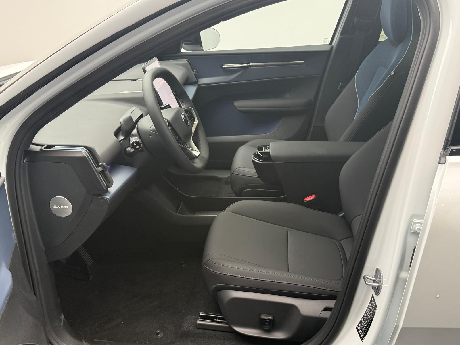 VOLVO EX30 P8 Ultra AWD-image-5