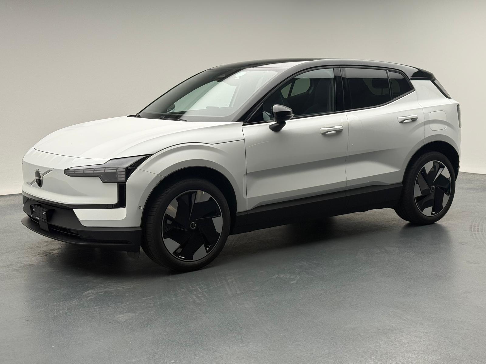 VOLVO EX30 P8 Ultra AWD-image-1