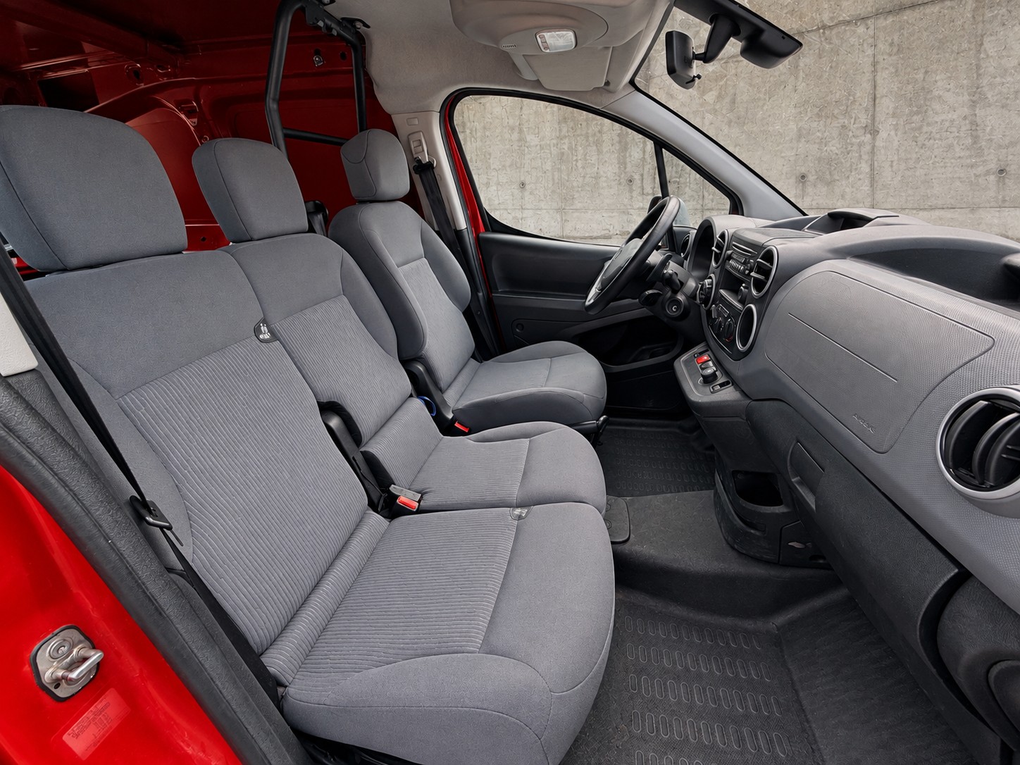 PEUGEOT Partner 1.6 e-HDI Urban Pack Automat-image-16