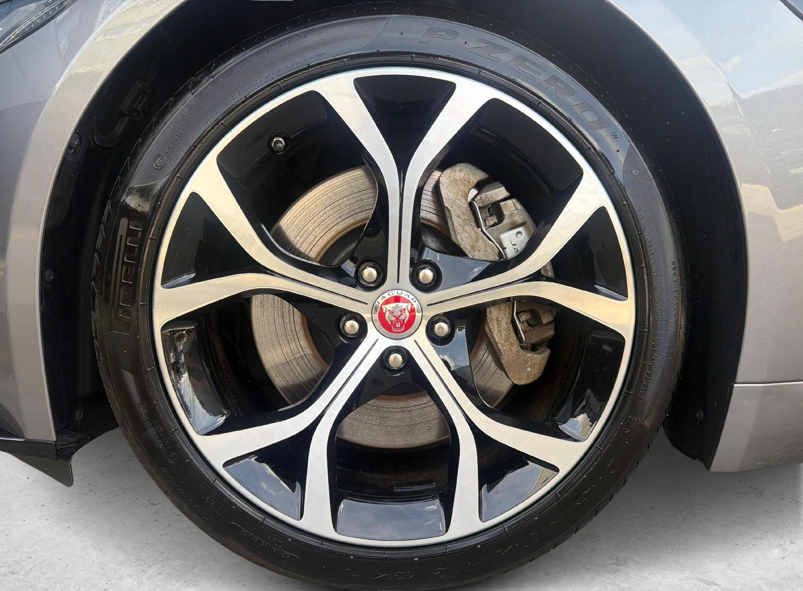 JAGUAR F-Type Convertible 2.0 R-Dynamic-image-12