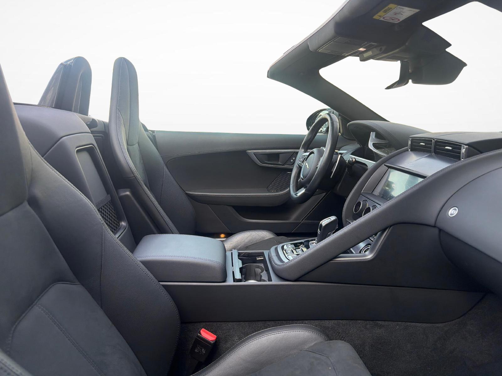 JAGUAR F-Type Convertible 2.0 R-Dynamic-image-9