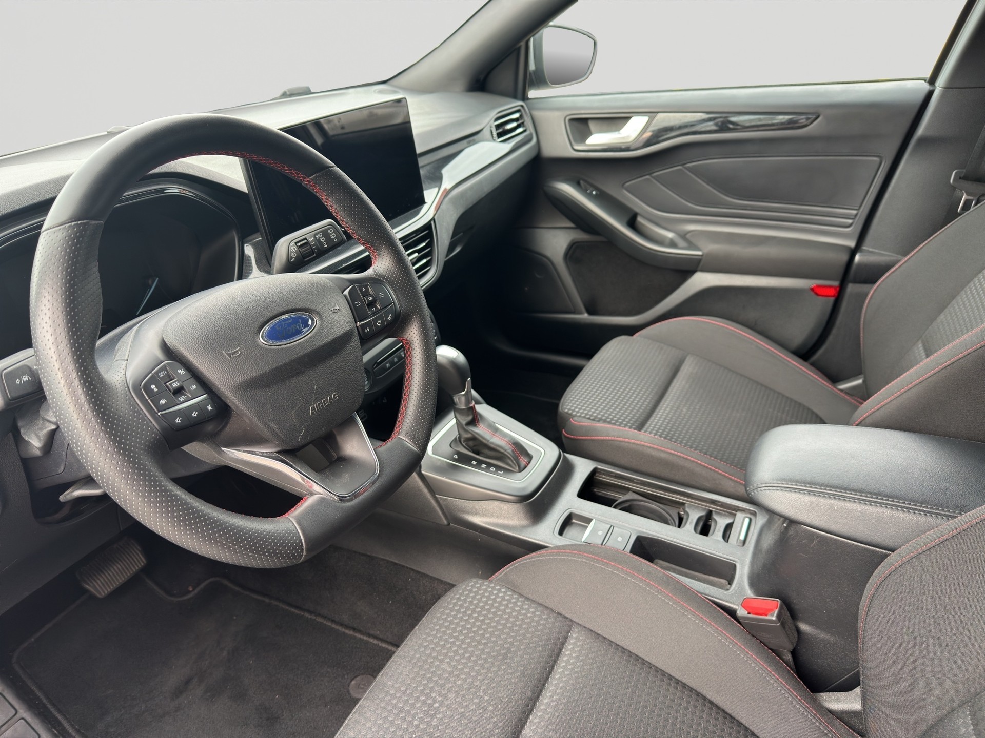 FORD Focus 1.0 MHEV ST-Line Automat-image-6