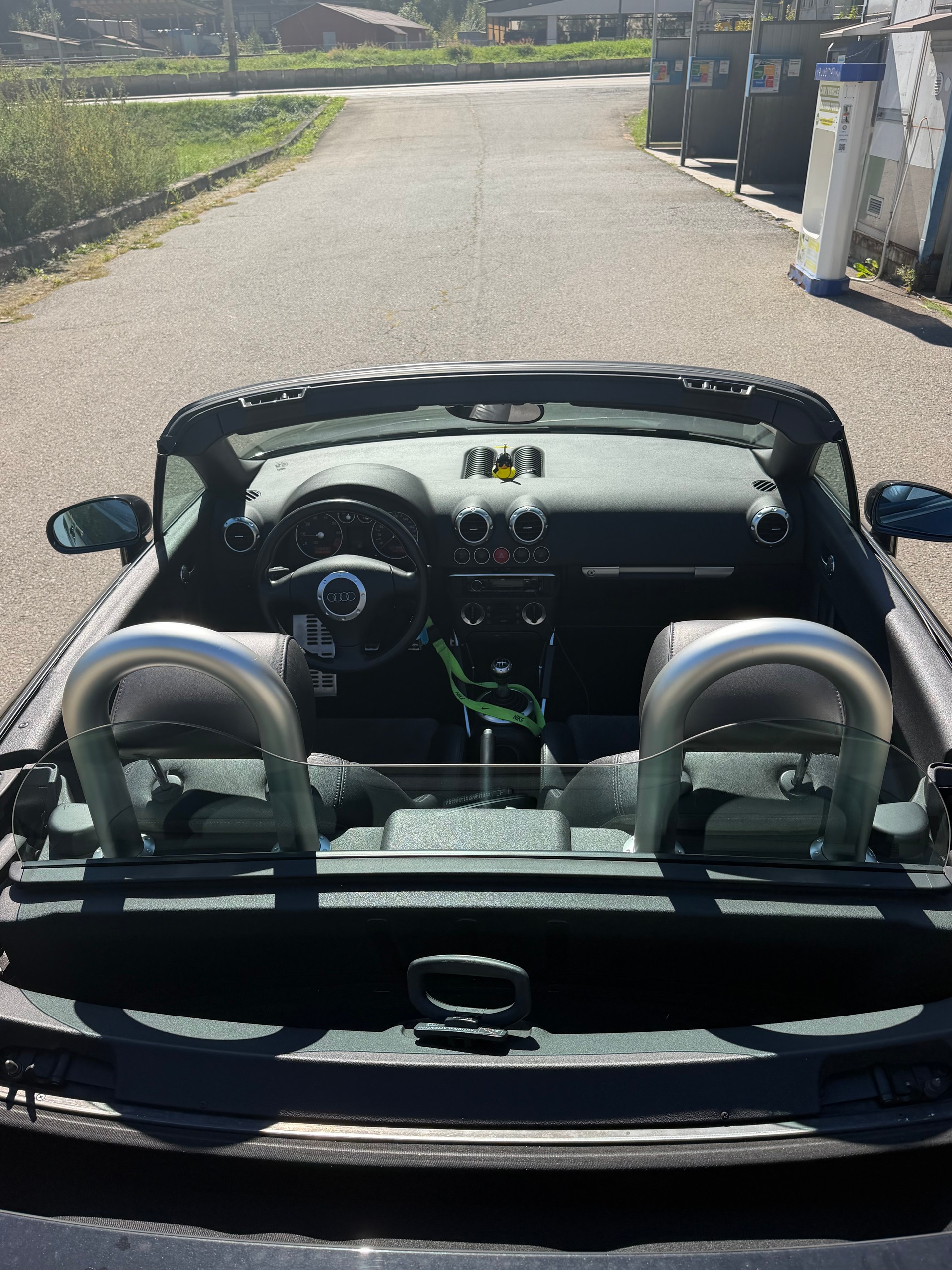 AUDI TT 1.8 20V Turbo 180 ESP-image-4