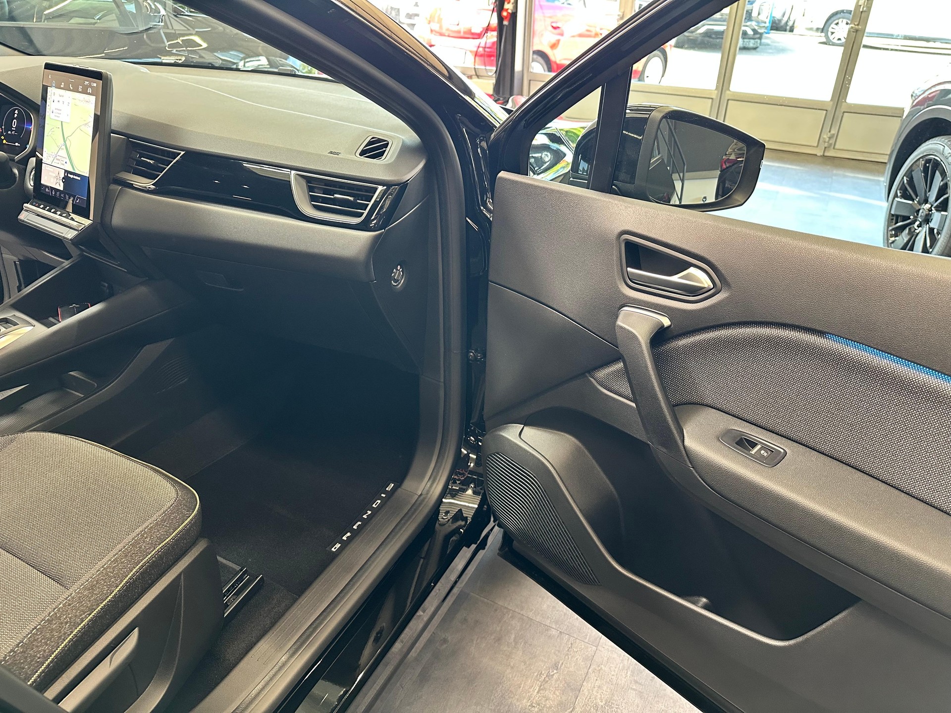 MITSUBISHI Grandis 1.3 MH Intense-image-19