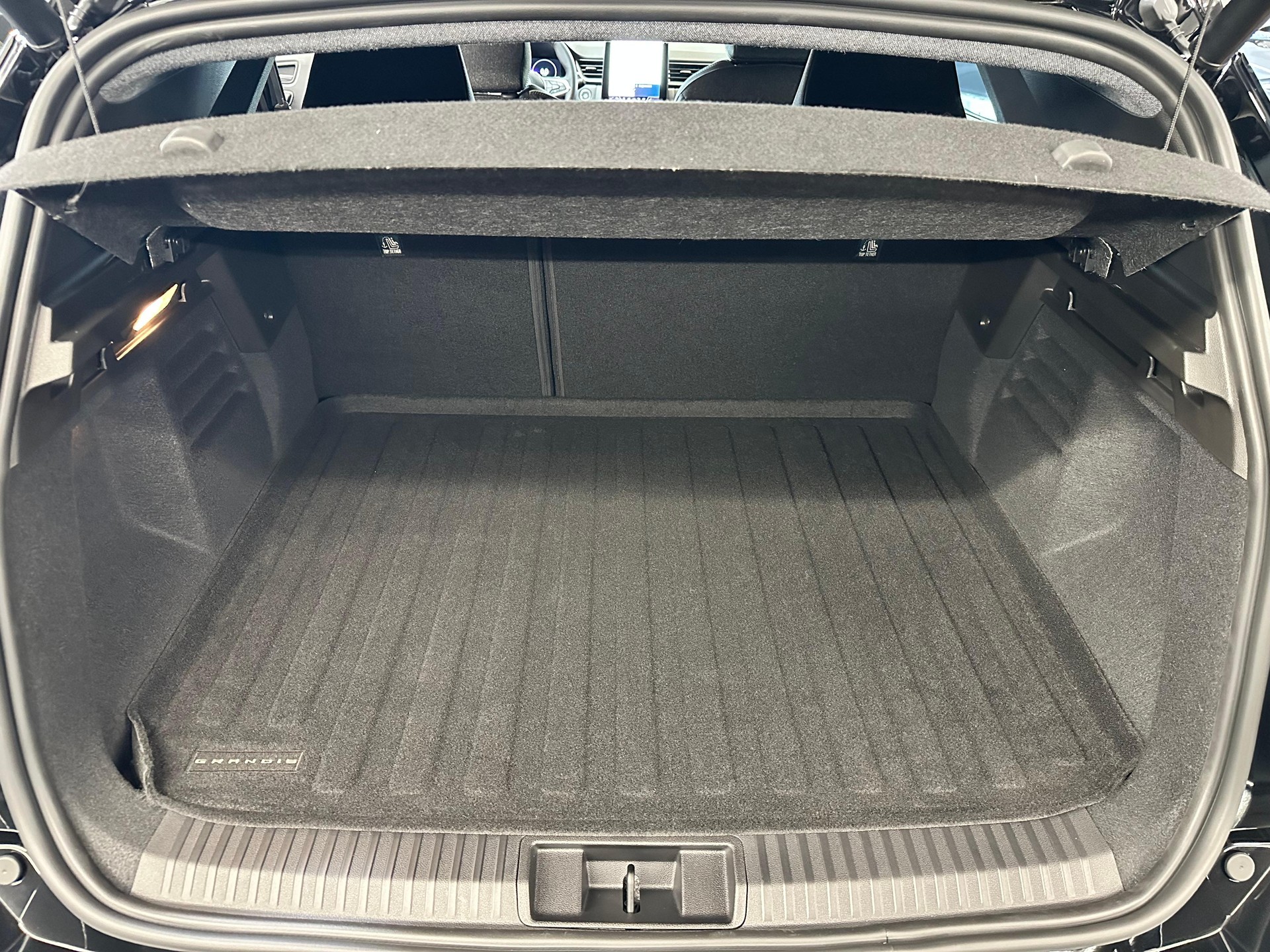 MITSUBISHI Grandis 1.3 MH Intense-image-14