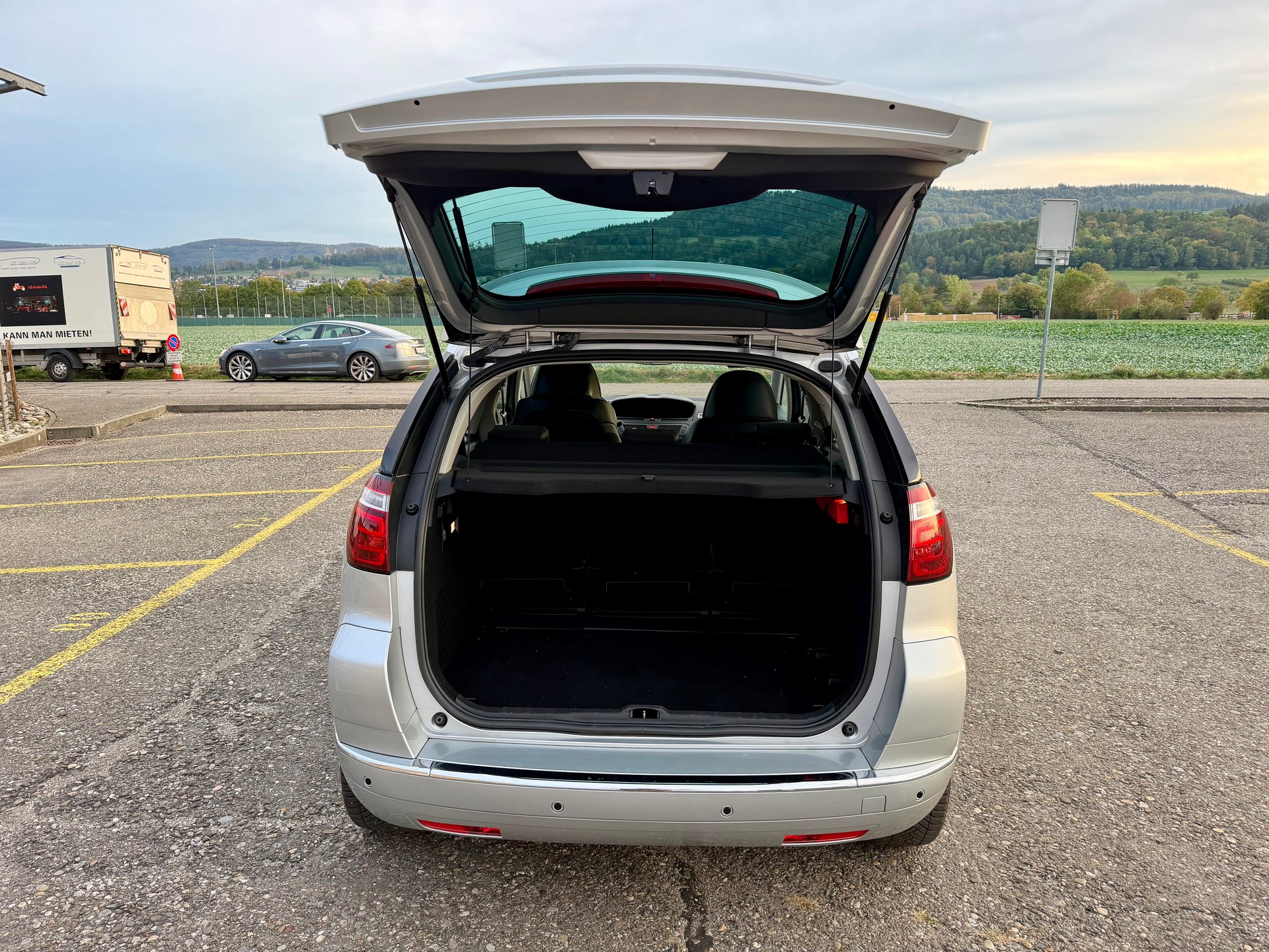 CITROEN C4 Picasso 1.6i 16V THP Swiss Style EGS6-image-6