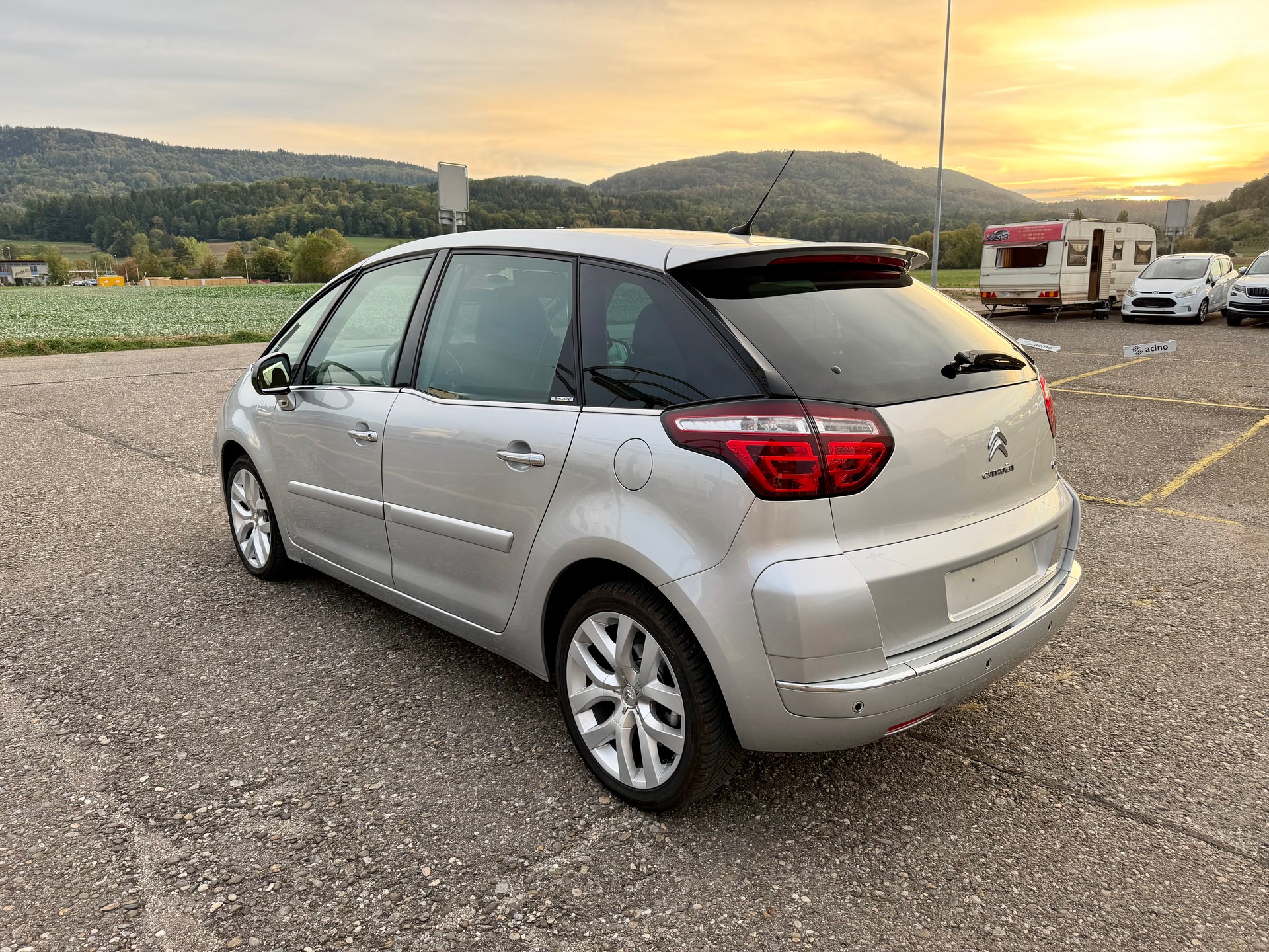 CITROEN C4 Picasso 1.6i 16V THP Swiss Style EGS6-image-4