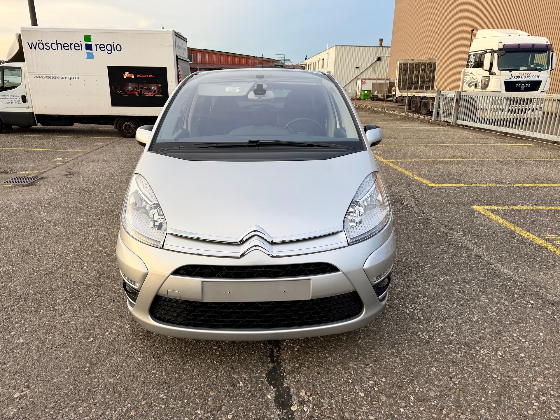 CITROEN C4 Picasso 1.6i 16V THP Swiss Style EGS6-image-2