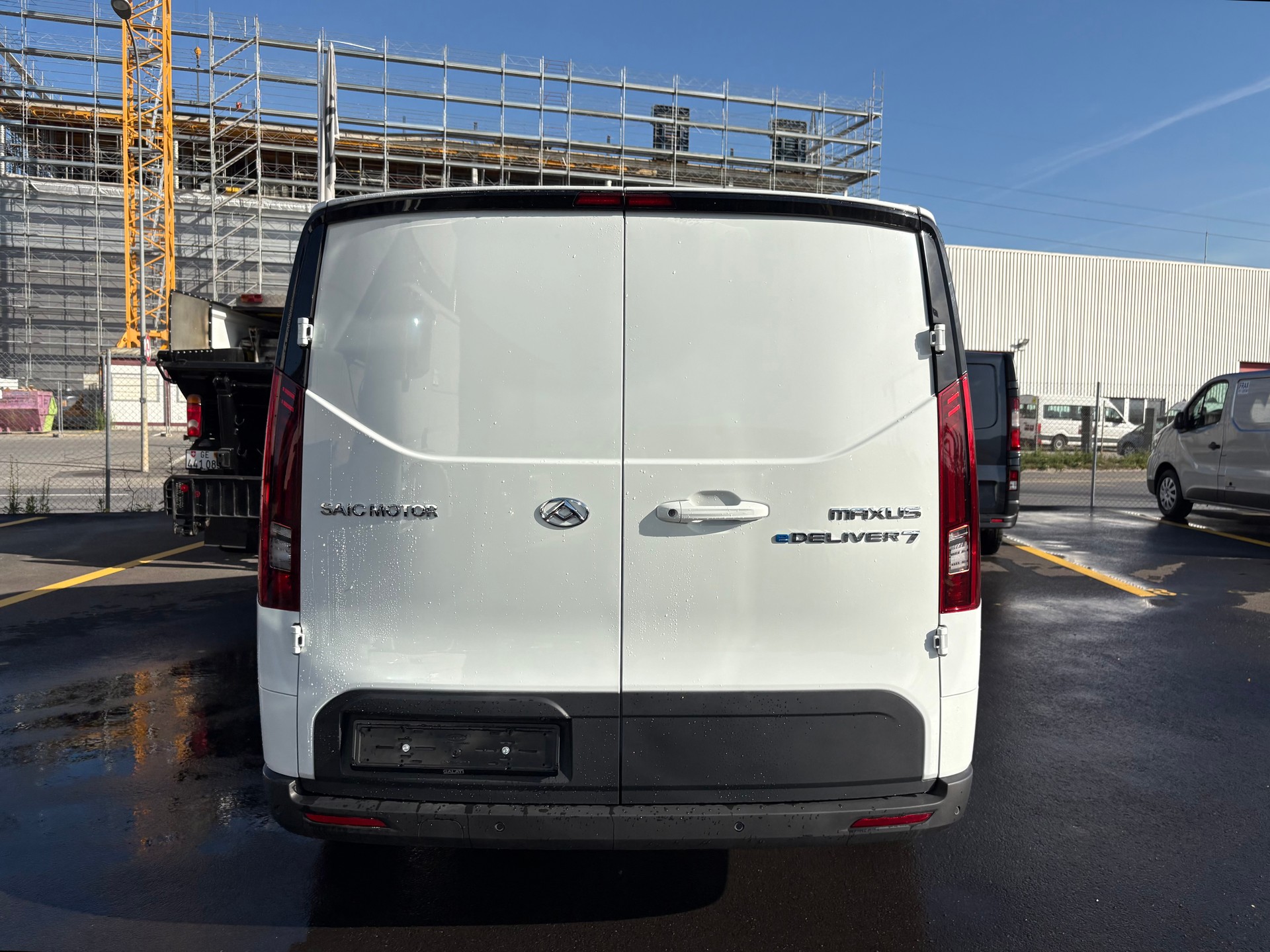MAXUS eDeliver 7 L2 88kWh-image-13