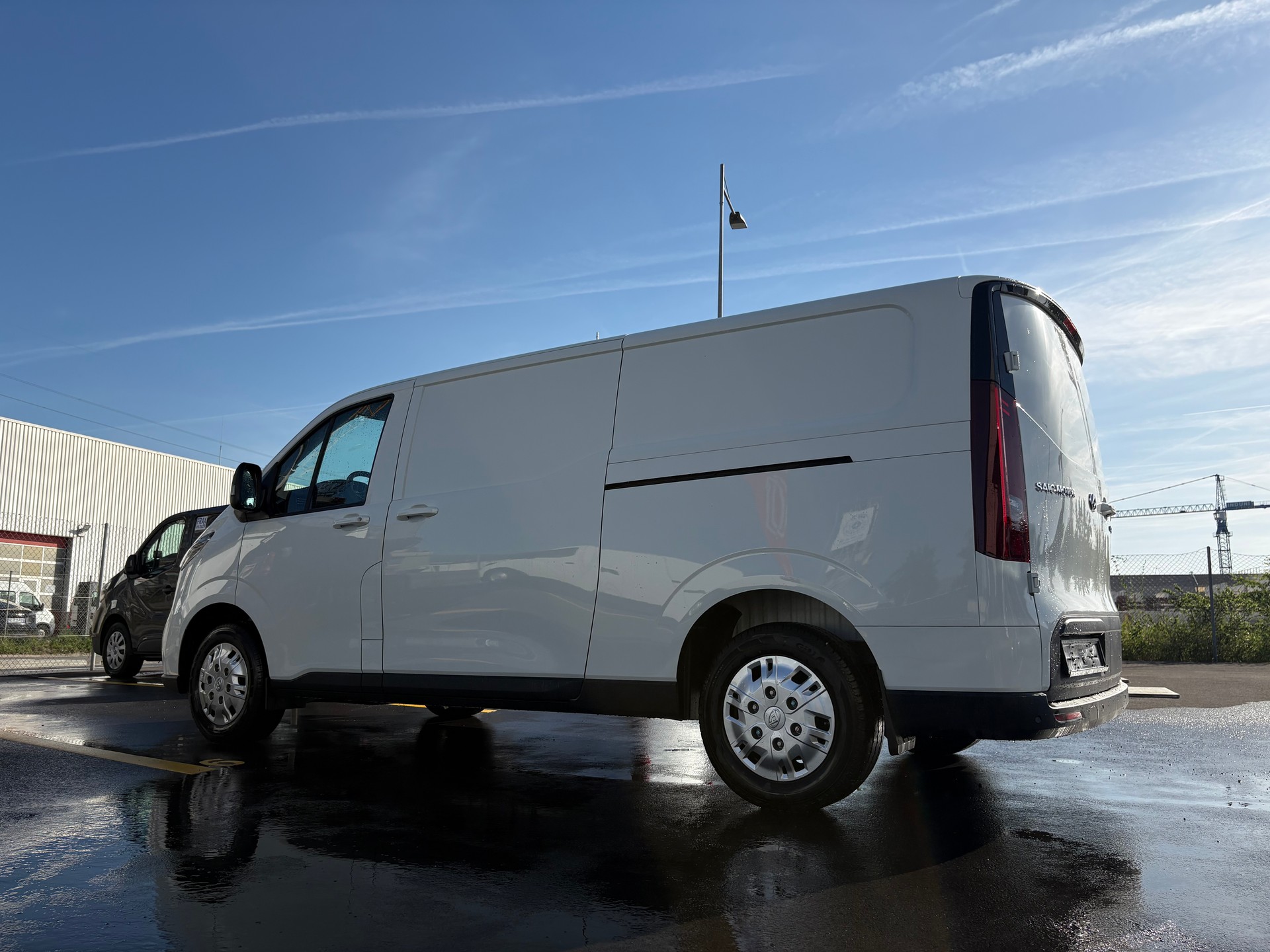 MAXUS eDeliver 7 L2 88kWh-image-14