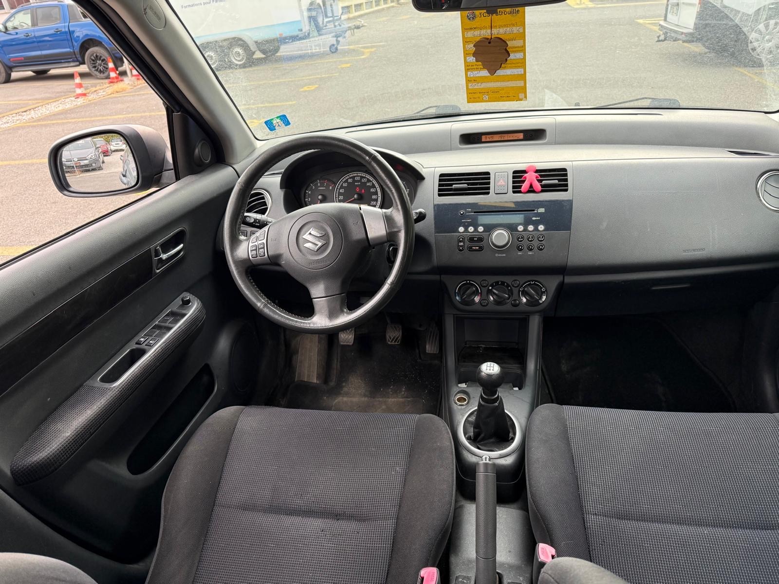 SUZUKI Swift 1.3i 16V GL Top 4x4-image-7