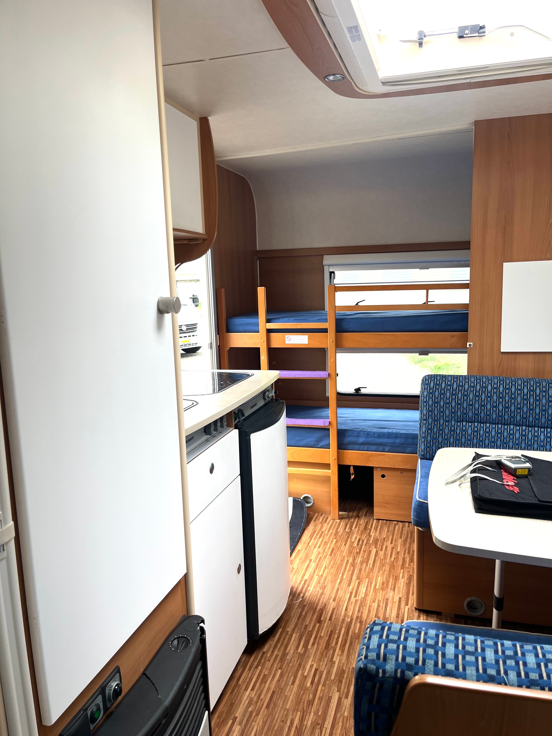 DETHLEFFS EL3 mit Kajüttenbett und Mover-image-10