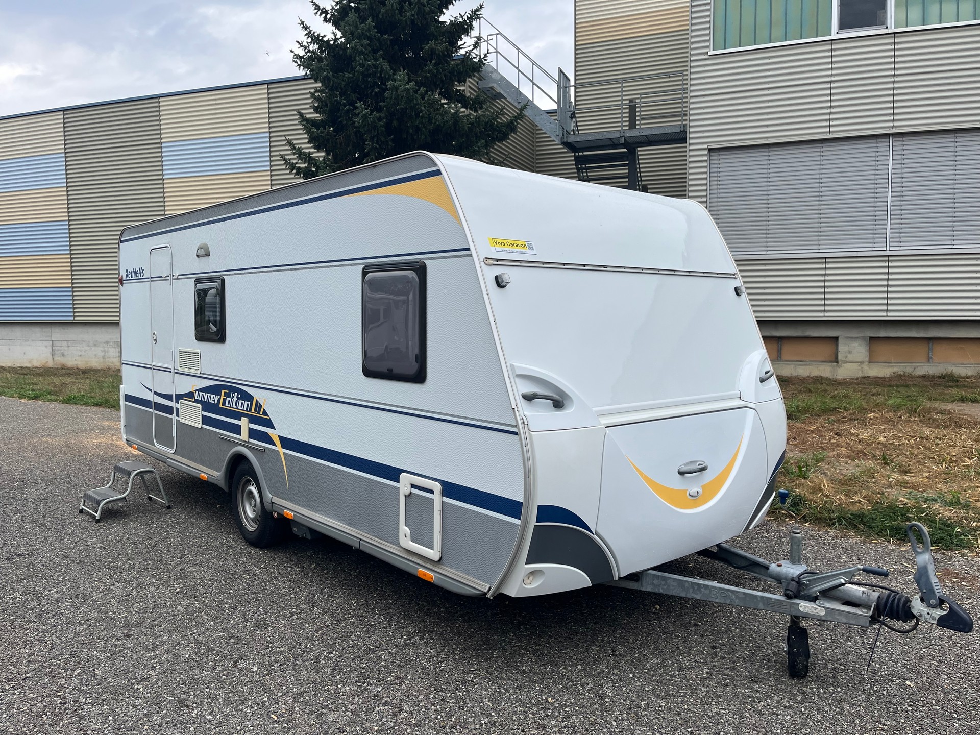 DETHLEFFS EL3 mit Kajüttenbett und Mover-image-0