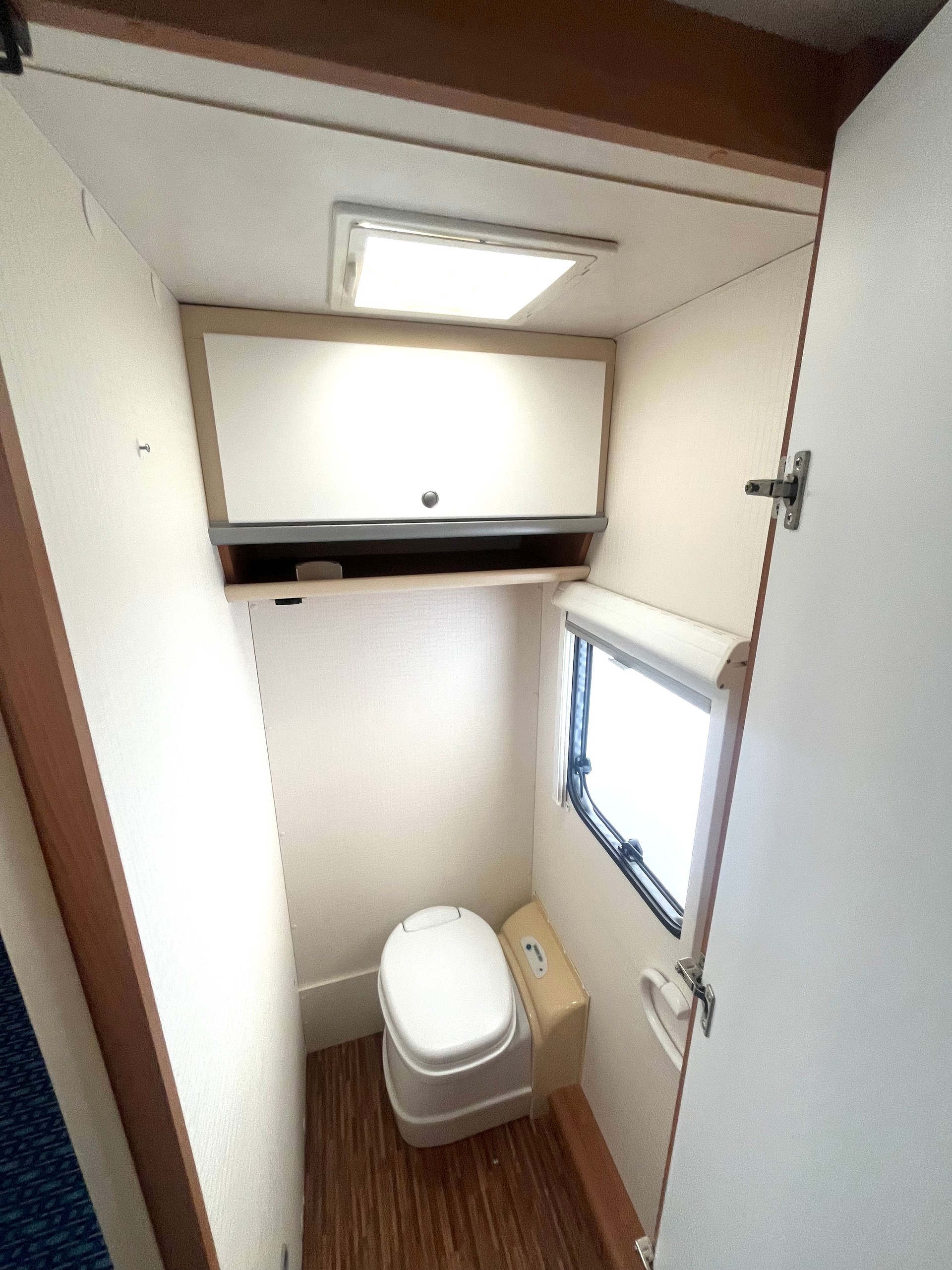 DETHLEFFS EL3 mit Kajüttenbett und Mover-image-12