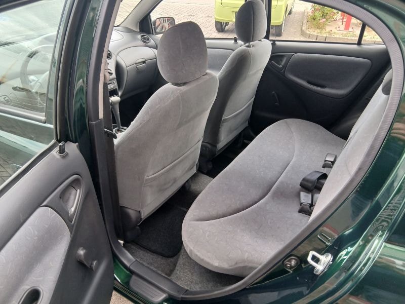 TOYOTA Yaris 1.3 Linea Luna-image-5