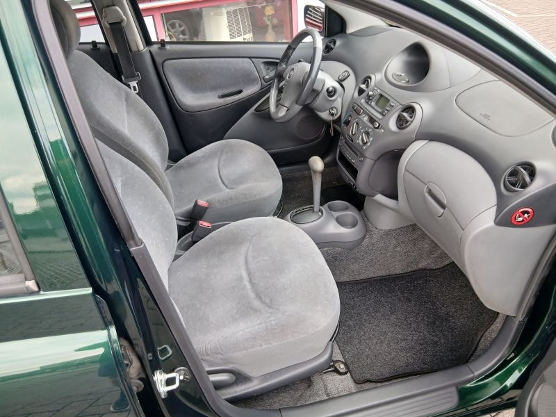 TOYOTA Yaris 1.3 Linea Luna-image-8