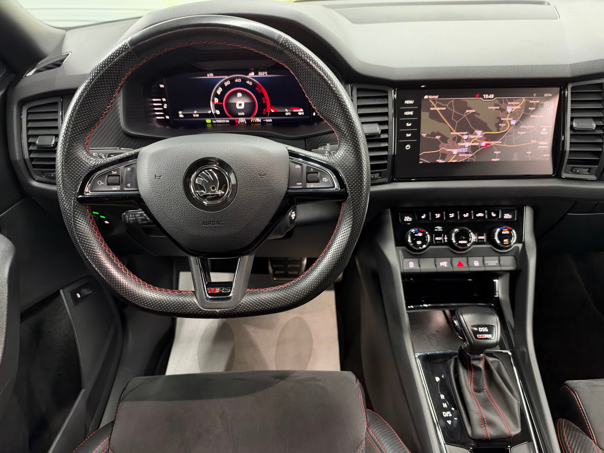 SKODA Kodiaq 2.0 Bi-TDI SCR RS 4x4 DSG-image-15