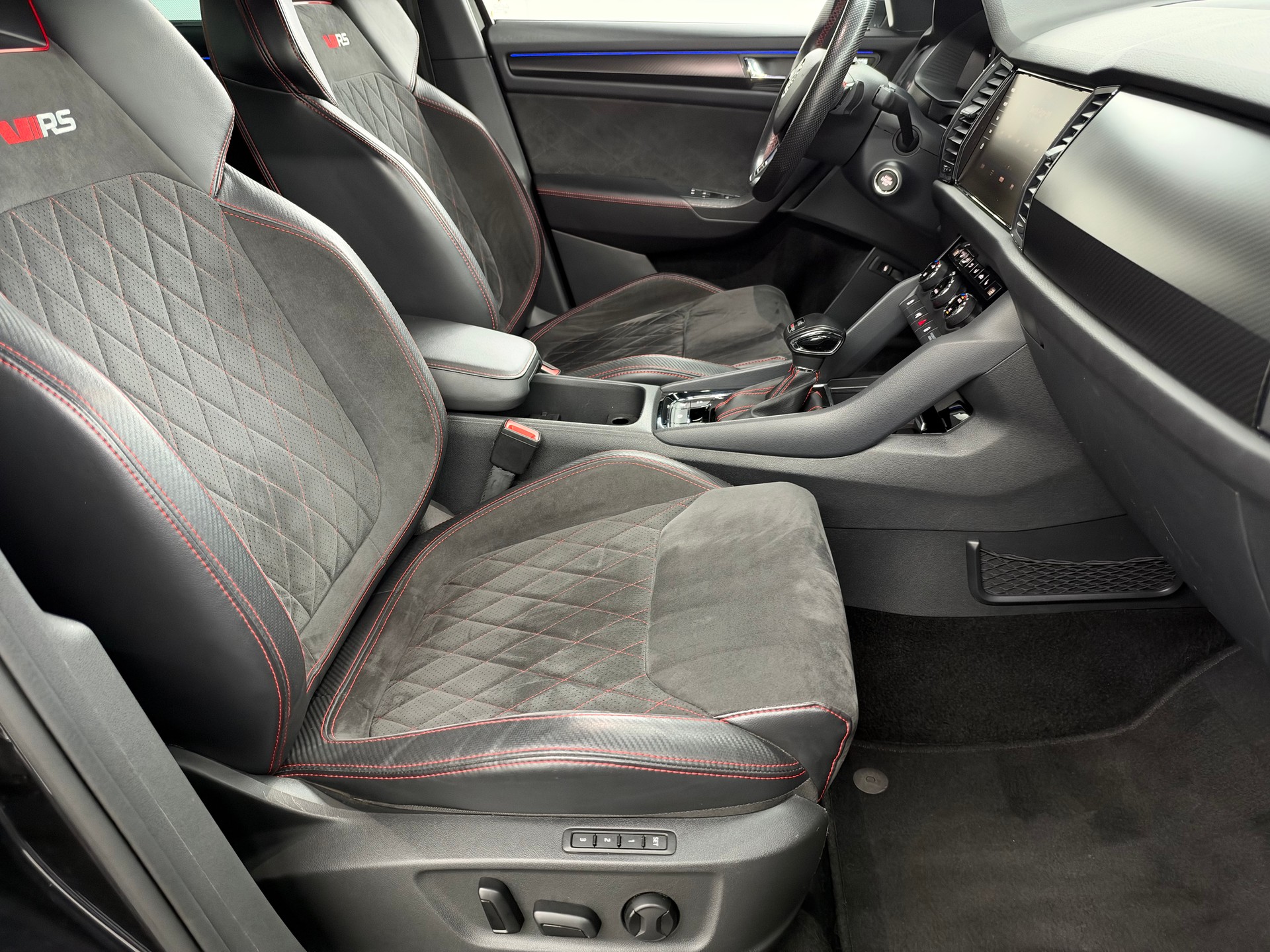 SKODA Kodiaq 2.0 Bi-TDI SCR RS 4x4 DSG-image-10