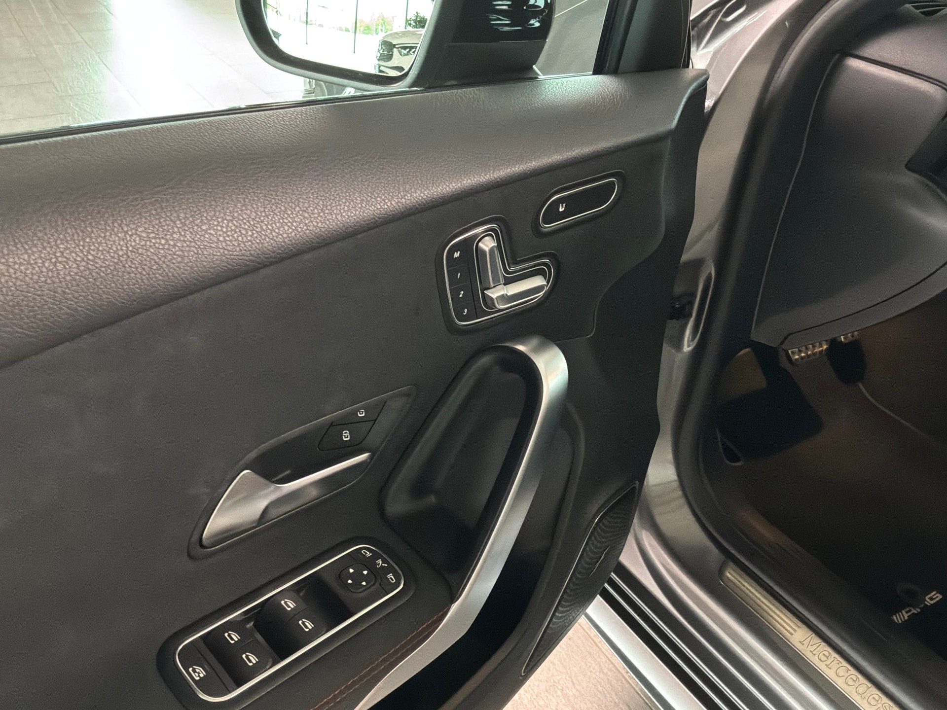 MERCEDES-BENZ A 220 4Matic 8G-DCT-image-12