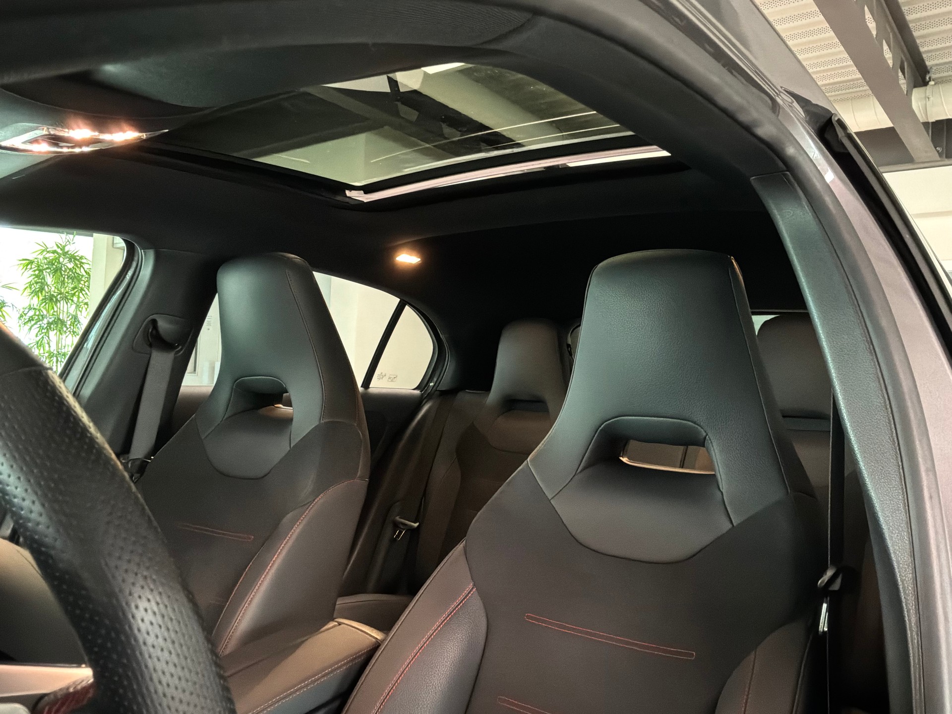 MERCEDES-BENZ A 220 4Matic 8G-DCT-image-11