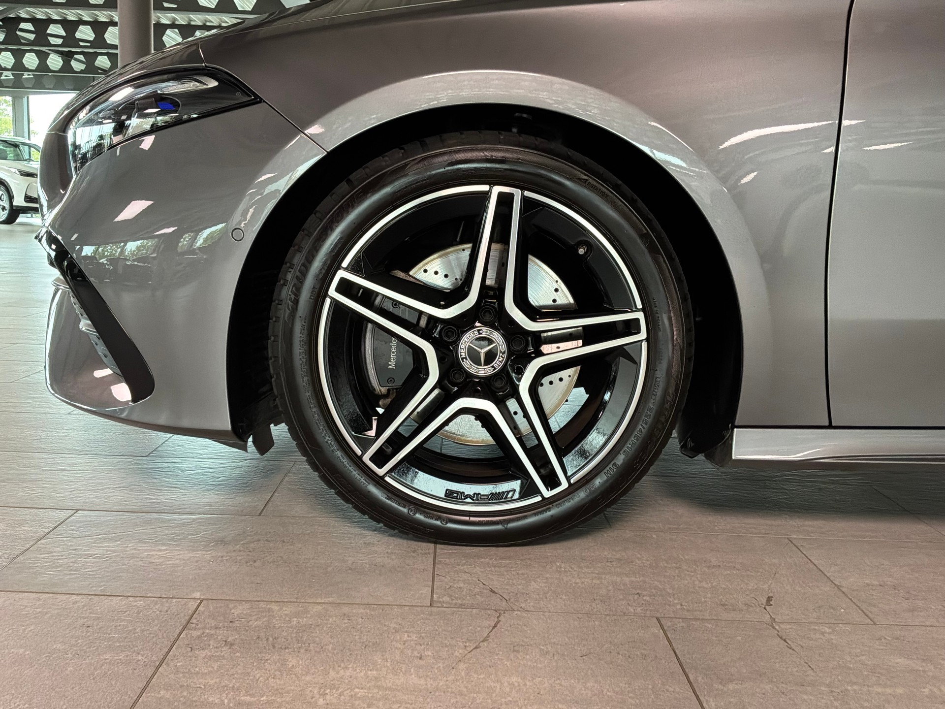MERCEDES-BENZ A 220 4Matic 8G-DCT-image-5