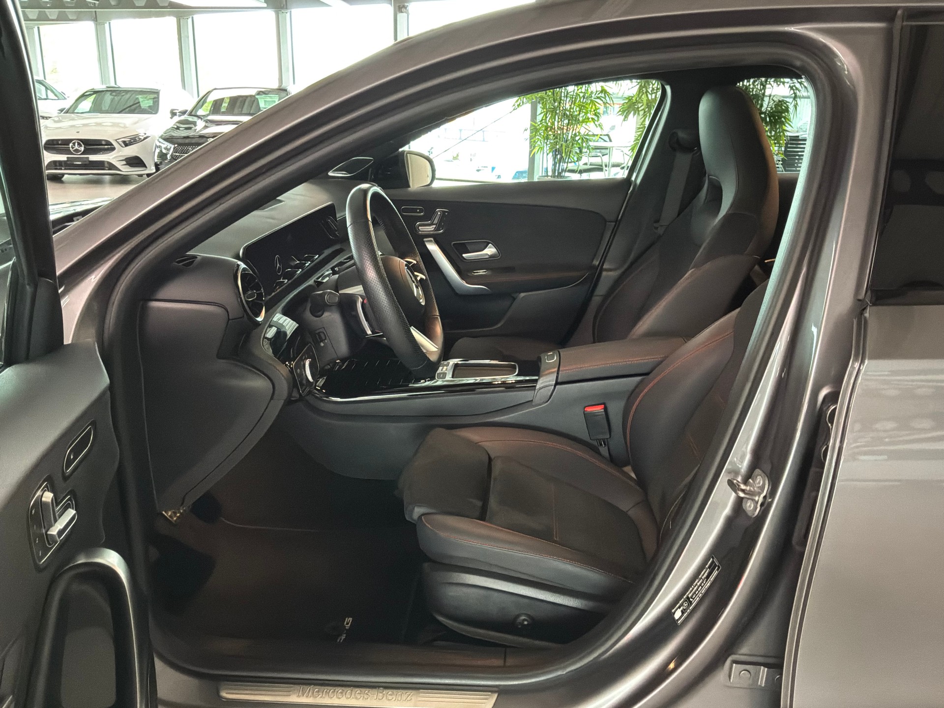 MERCEDES-BENZ A 220 4Matic 8G-DCT-image-8