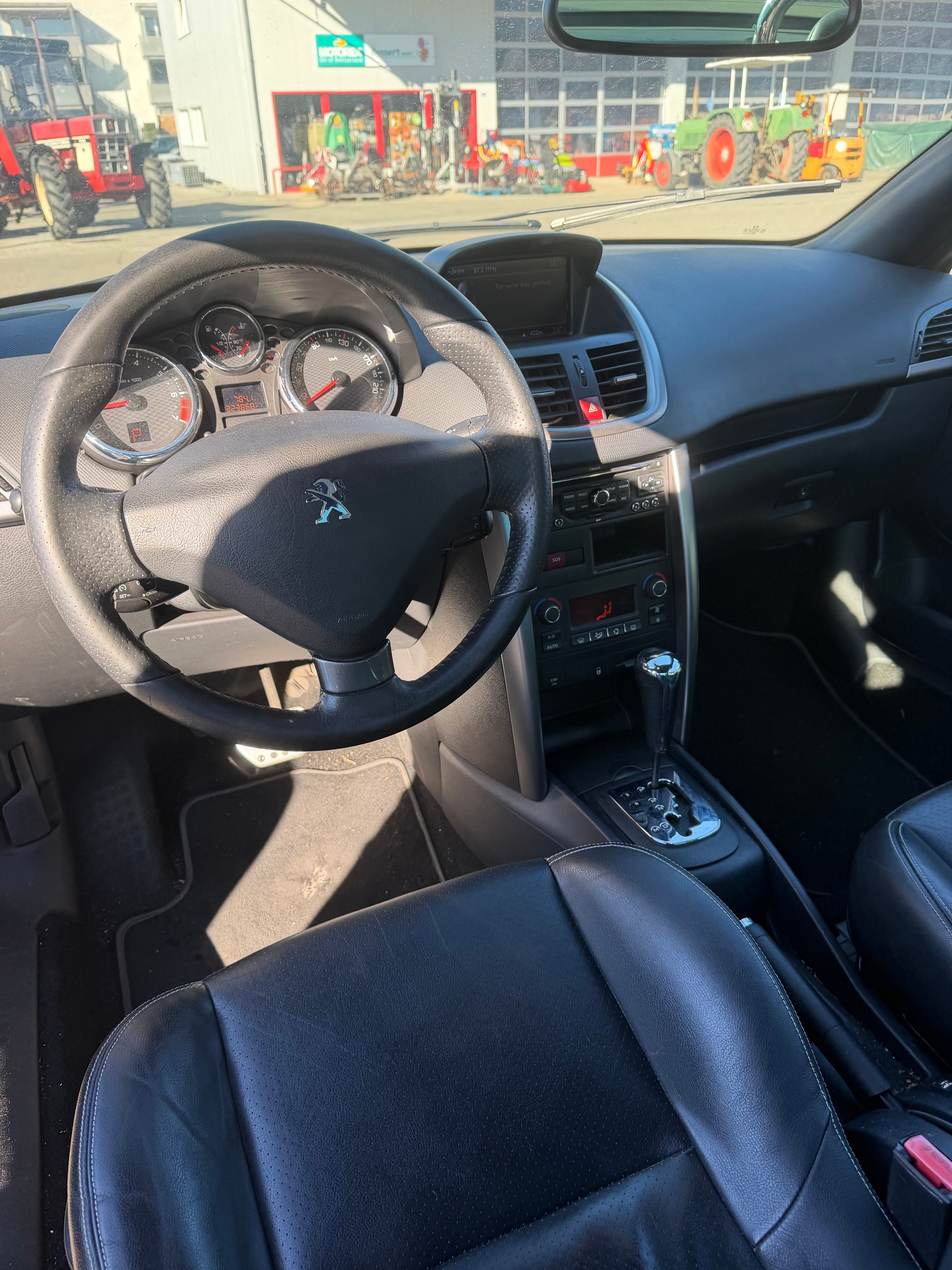 PEUGEOT 207 CC 1.6 16V Allure Automatic-image-6