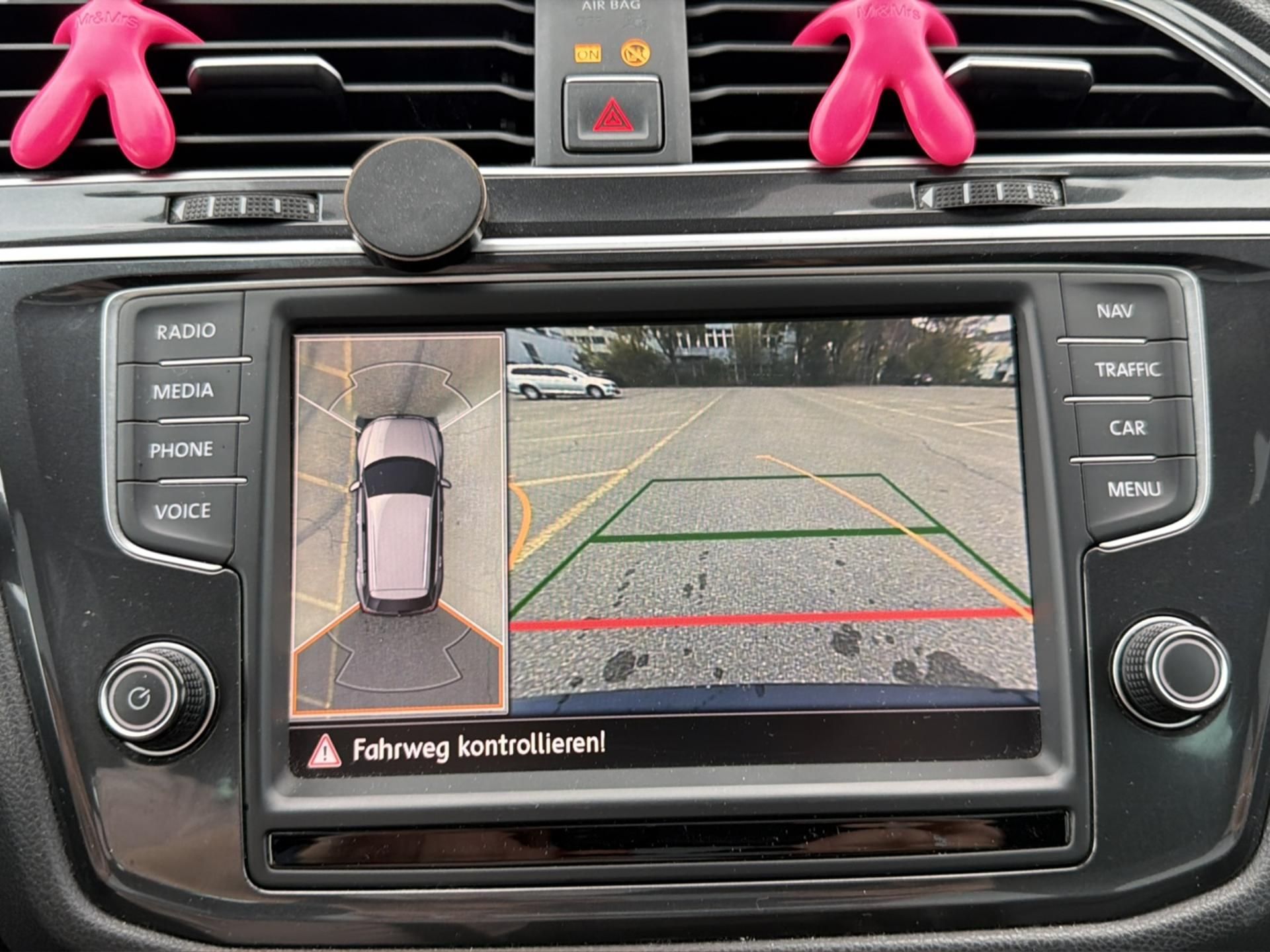 VW Tiguan 2.0 TDI BMT Highline 4Motion-image-11